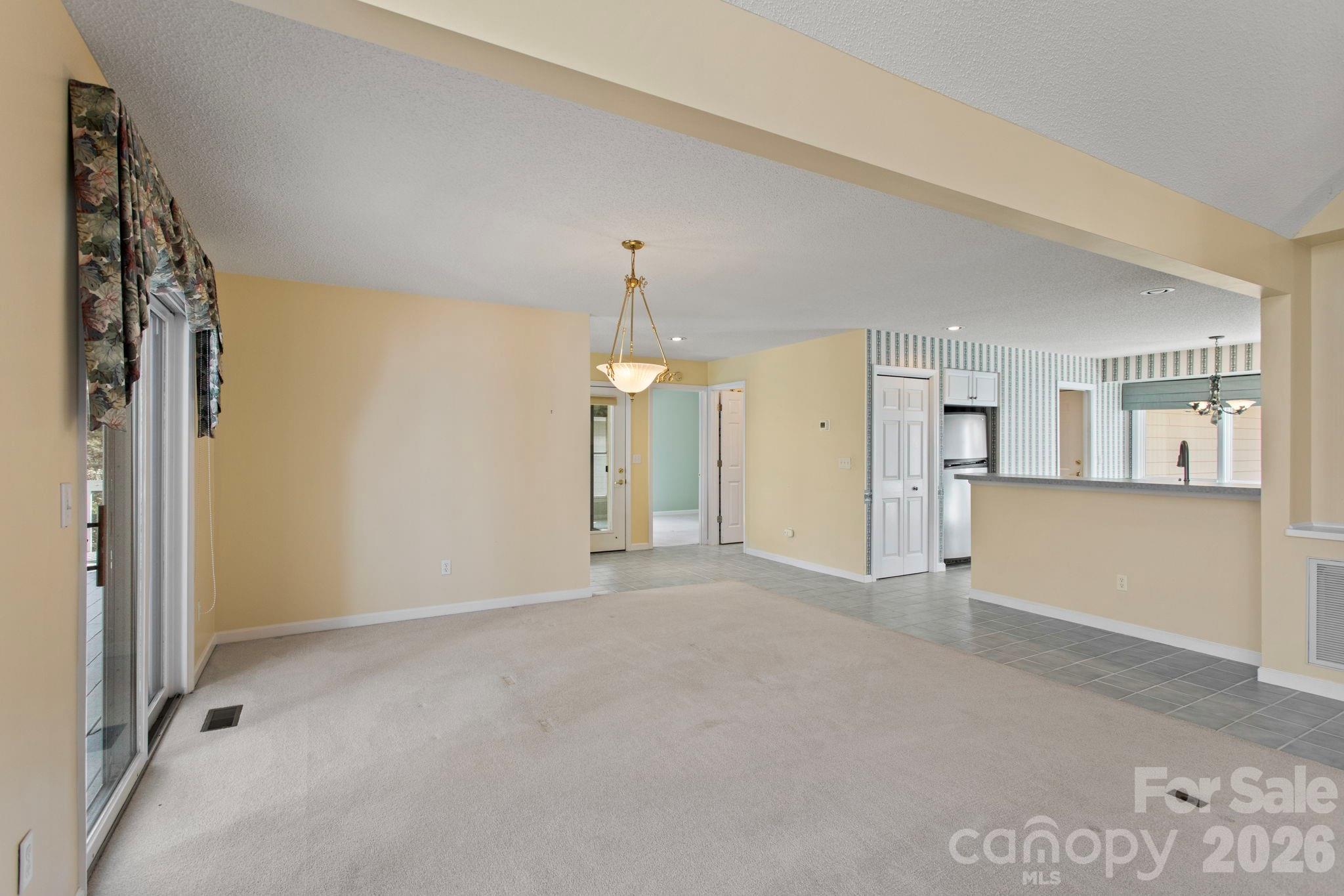 514 Cobblestone Lane — Flat Rock