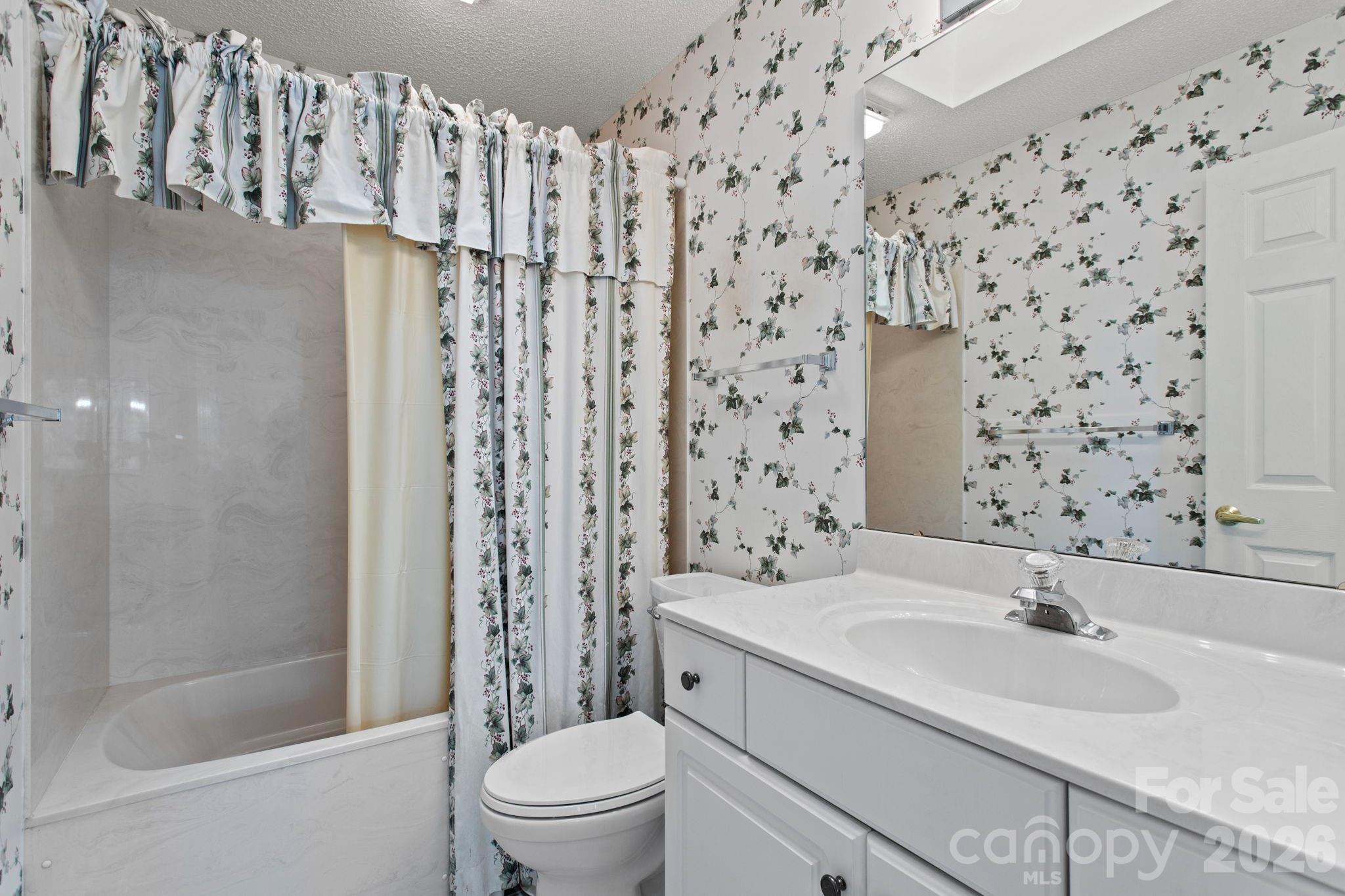 514 Cobblestone Lane — Flat Rock