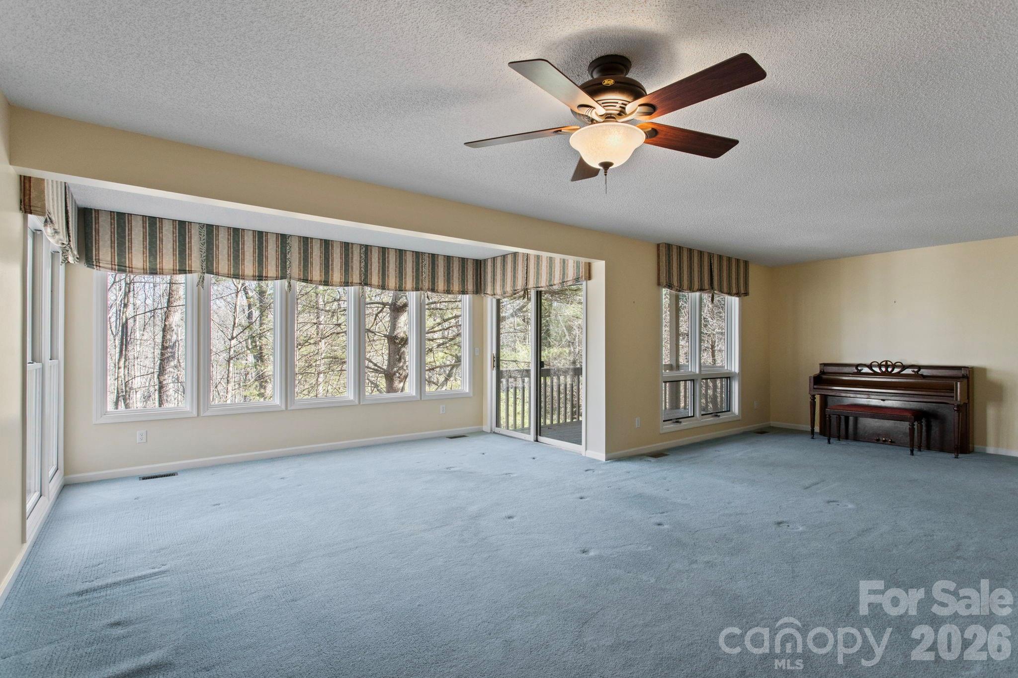 514 Cobblestone Lane — Flat Rock