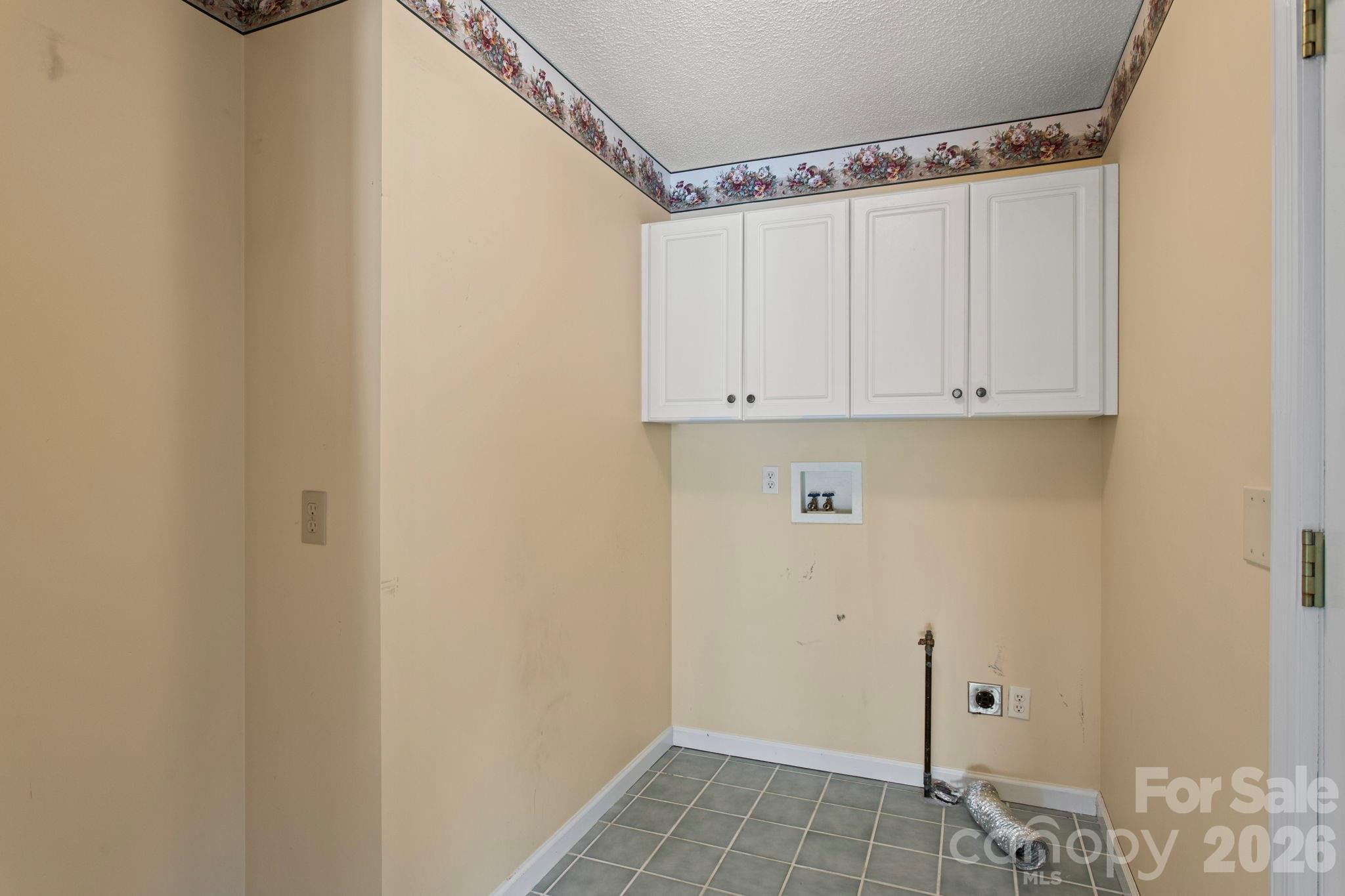 514 Cobblestone Lane — Flat Rock