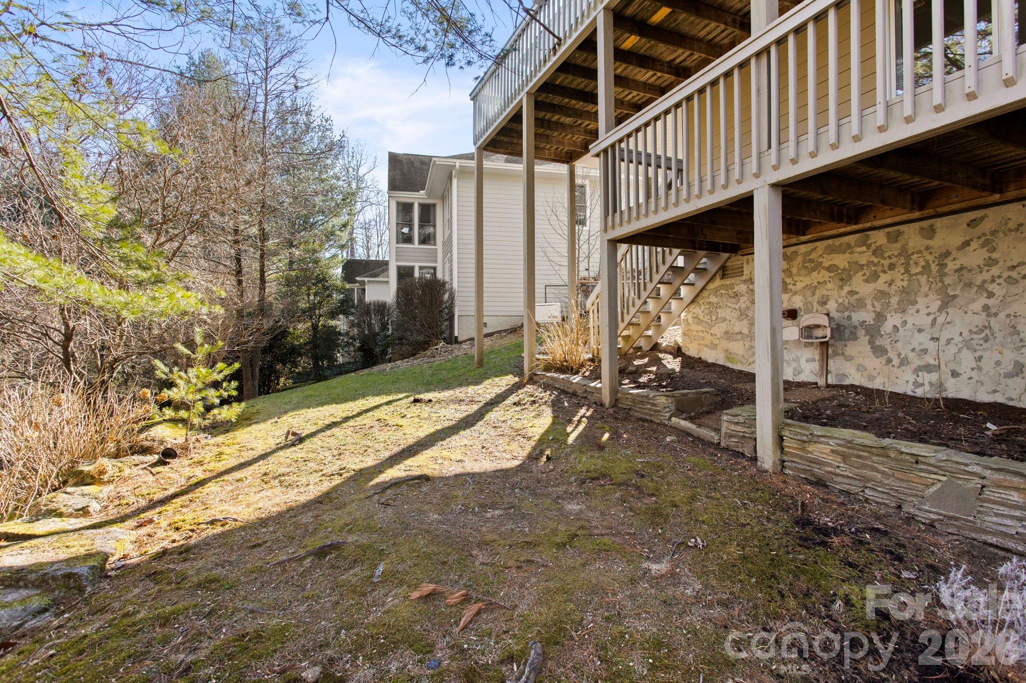 514 Cobblestone Lane — Flat Rock