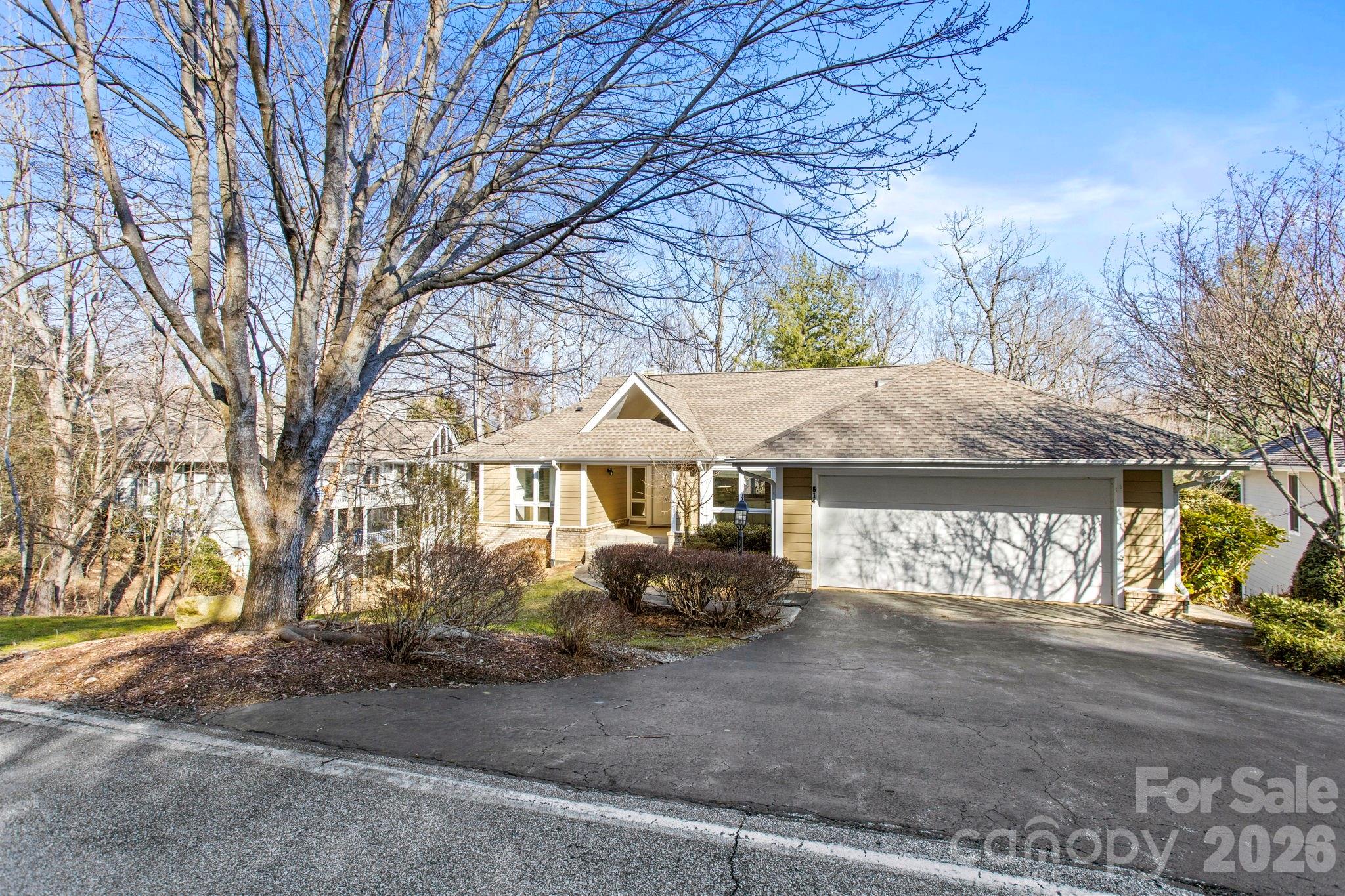 514 Cobblestone Lane — Flat Rock