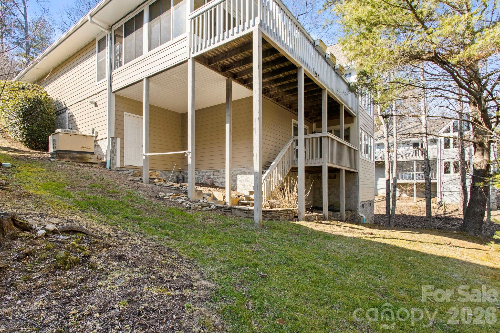 514 Cobblestone Lane — Flat Rock