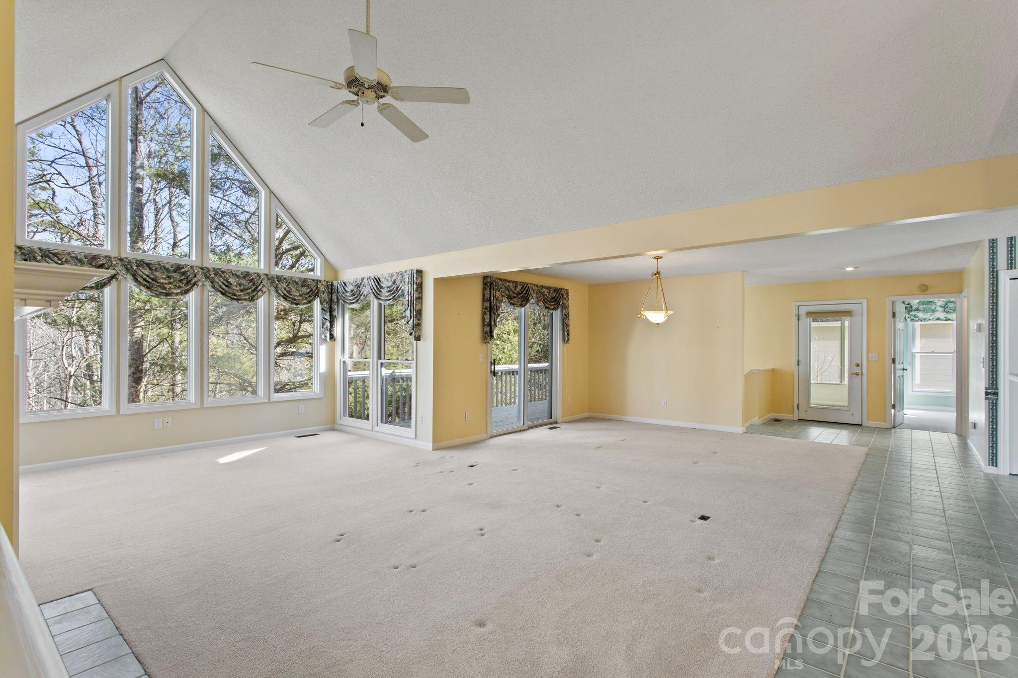 514 Cobblestone Lane — Flat Rock