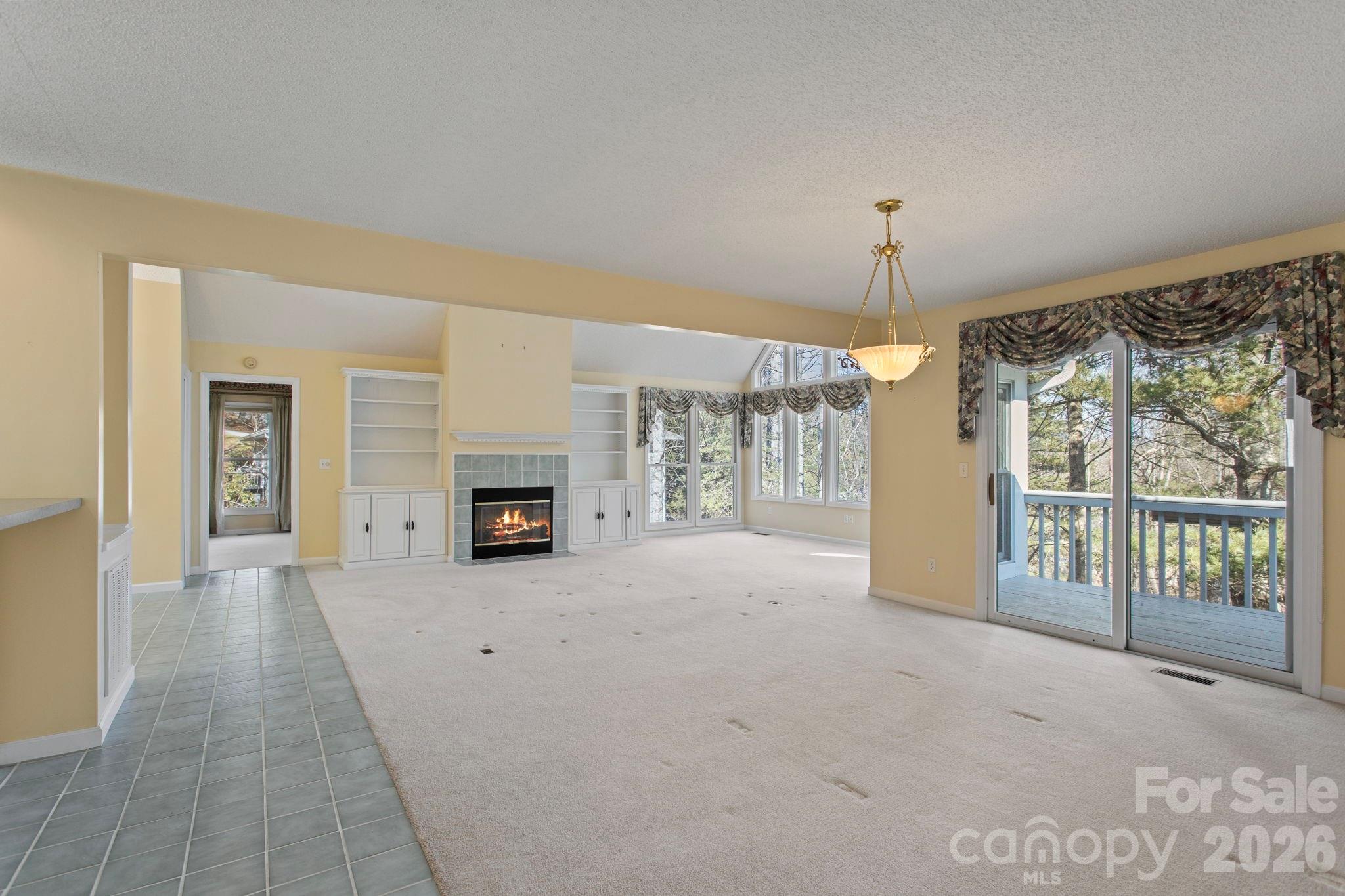 514 Cobblestone Lane — Flat Rock