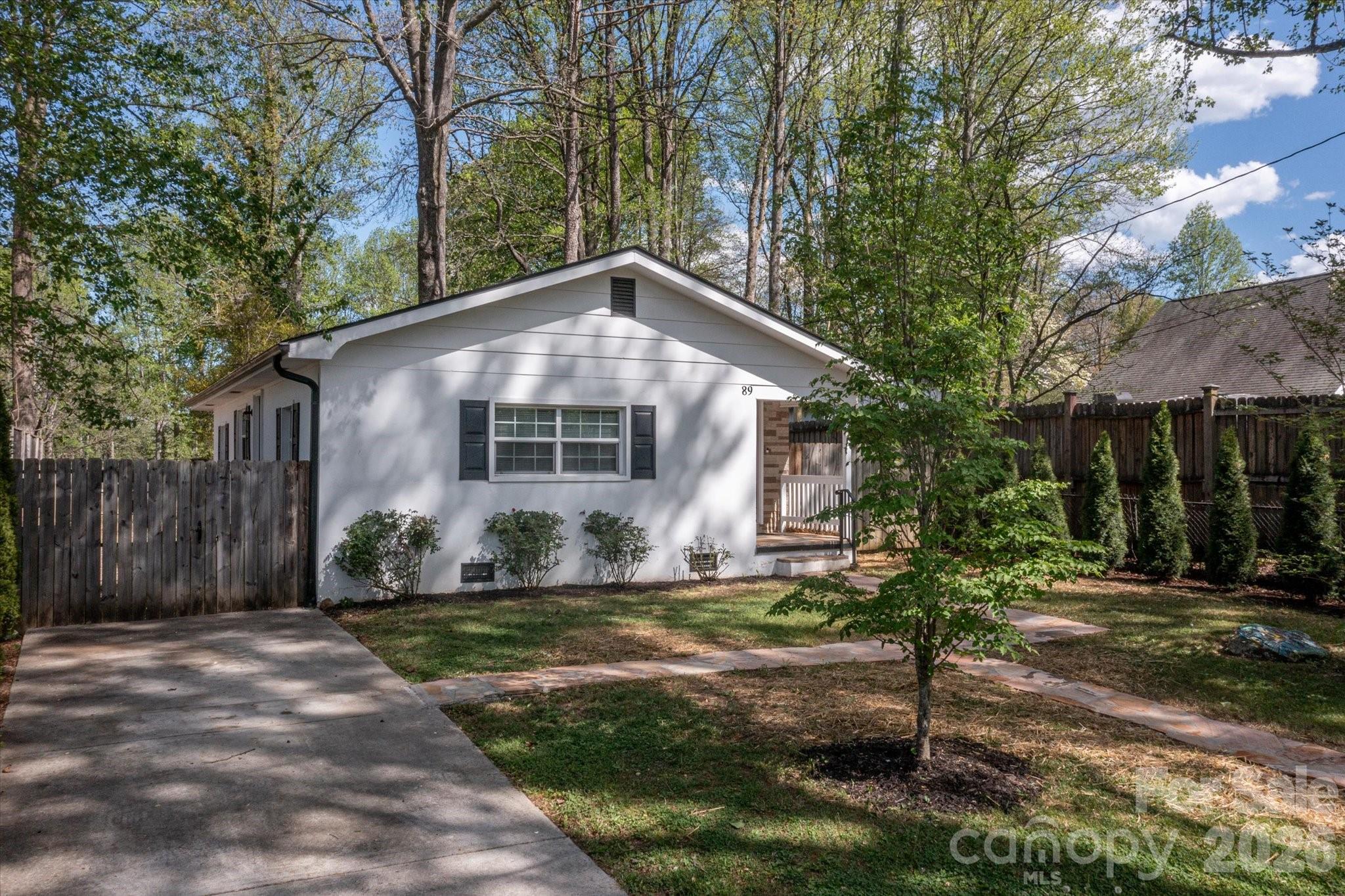 89 Carolina Avenue — Brevard