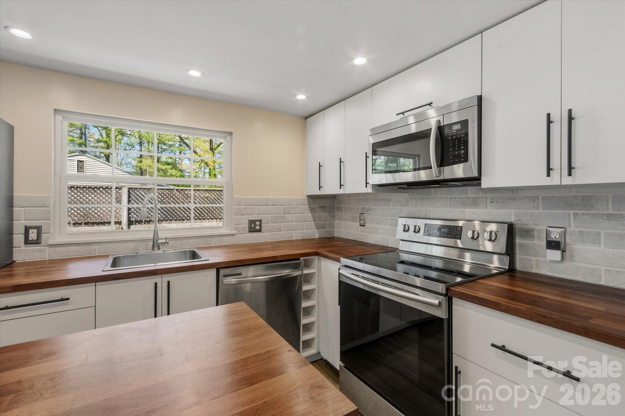 89 Carolina Avenue — Brevard