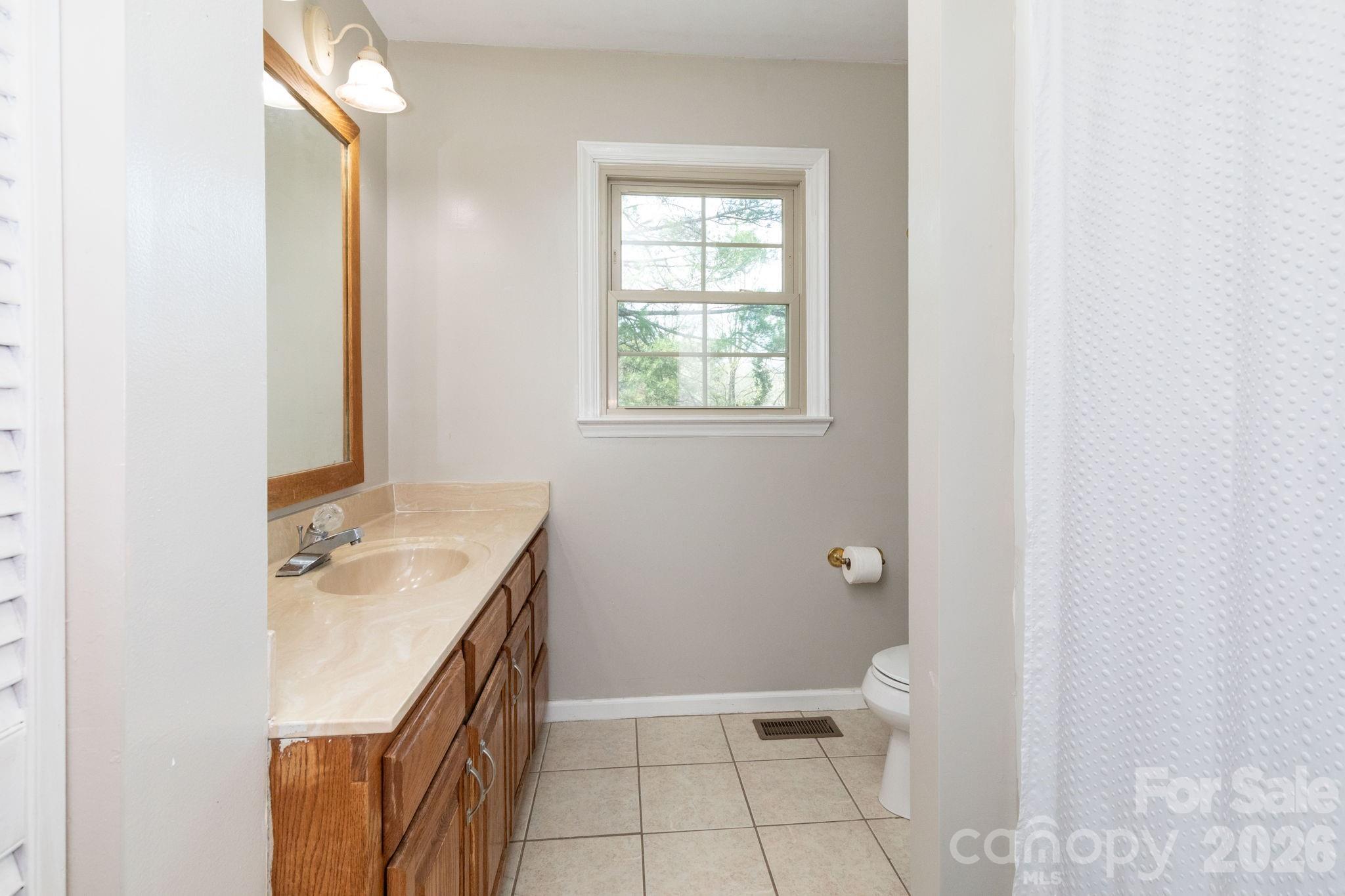 121 Churchill Downs Drive — Fairview
