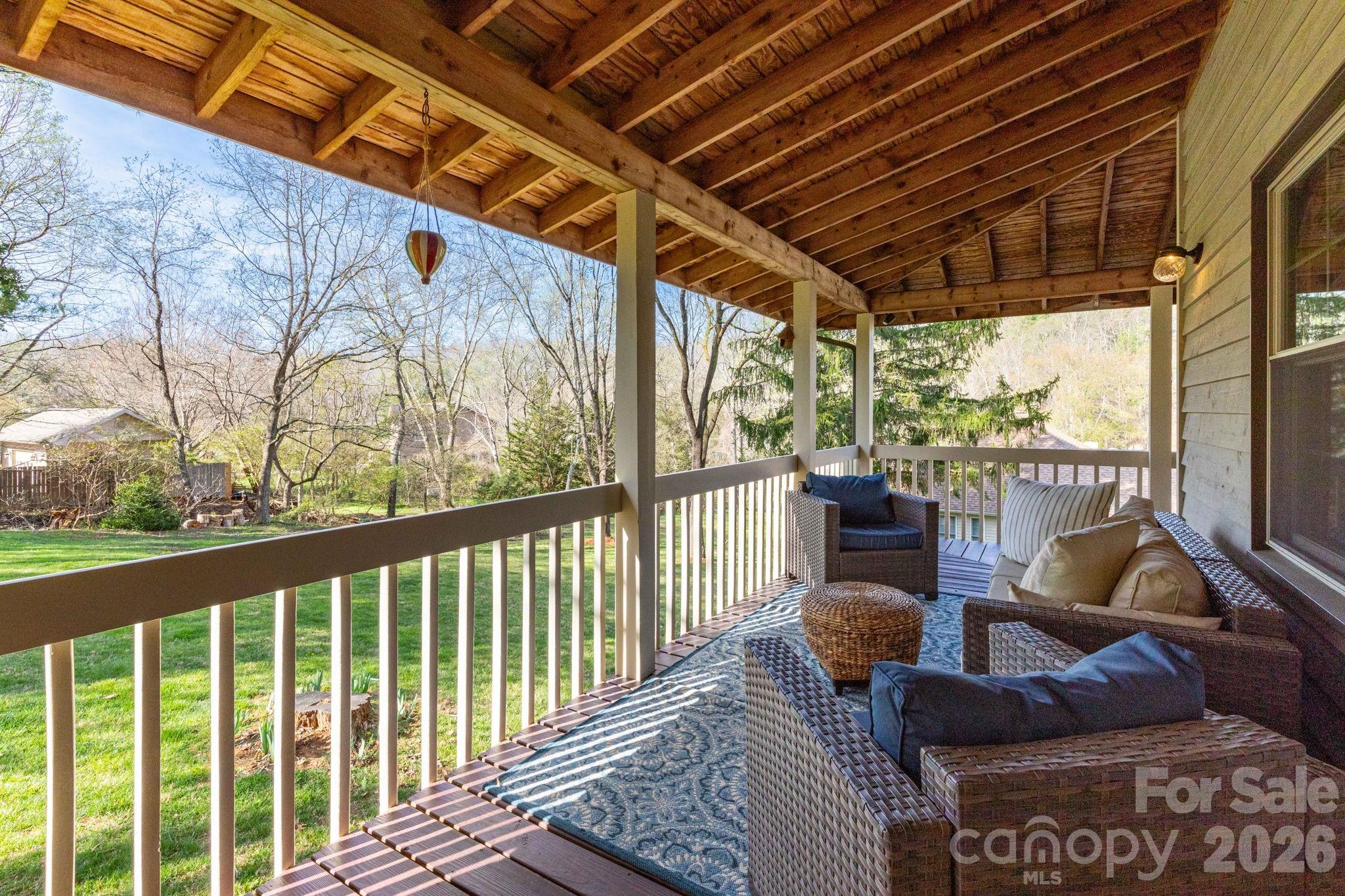 121 Churchill Downs Drive — Fairview