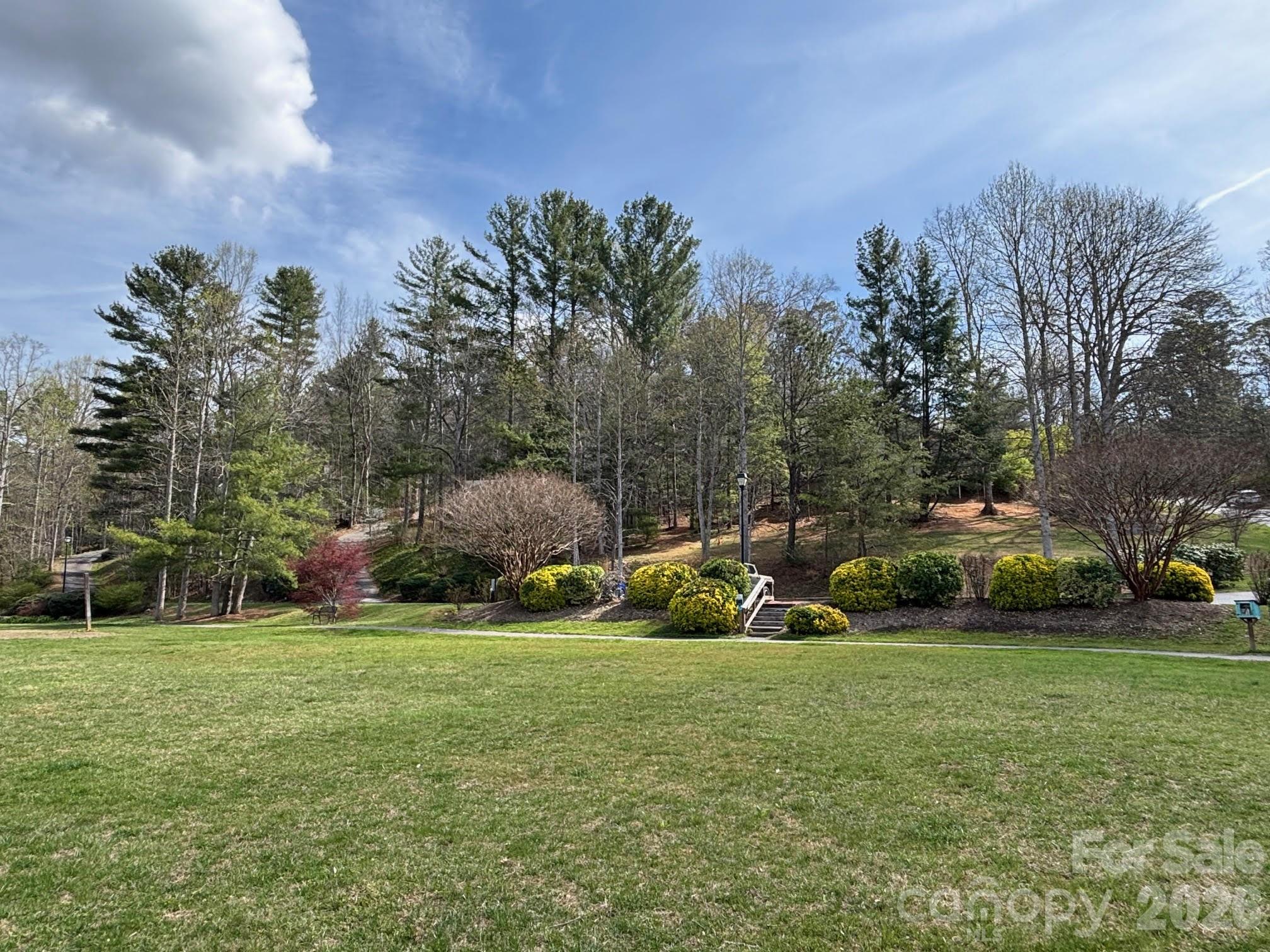 121 Churchill Downs Drive — Fairview