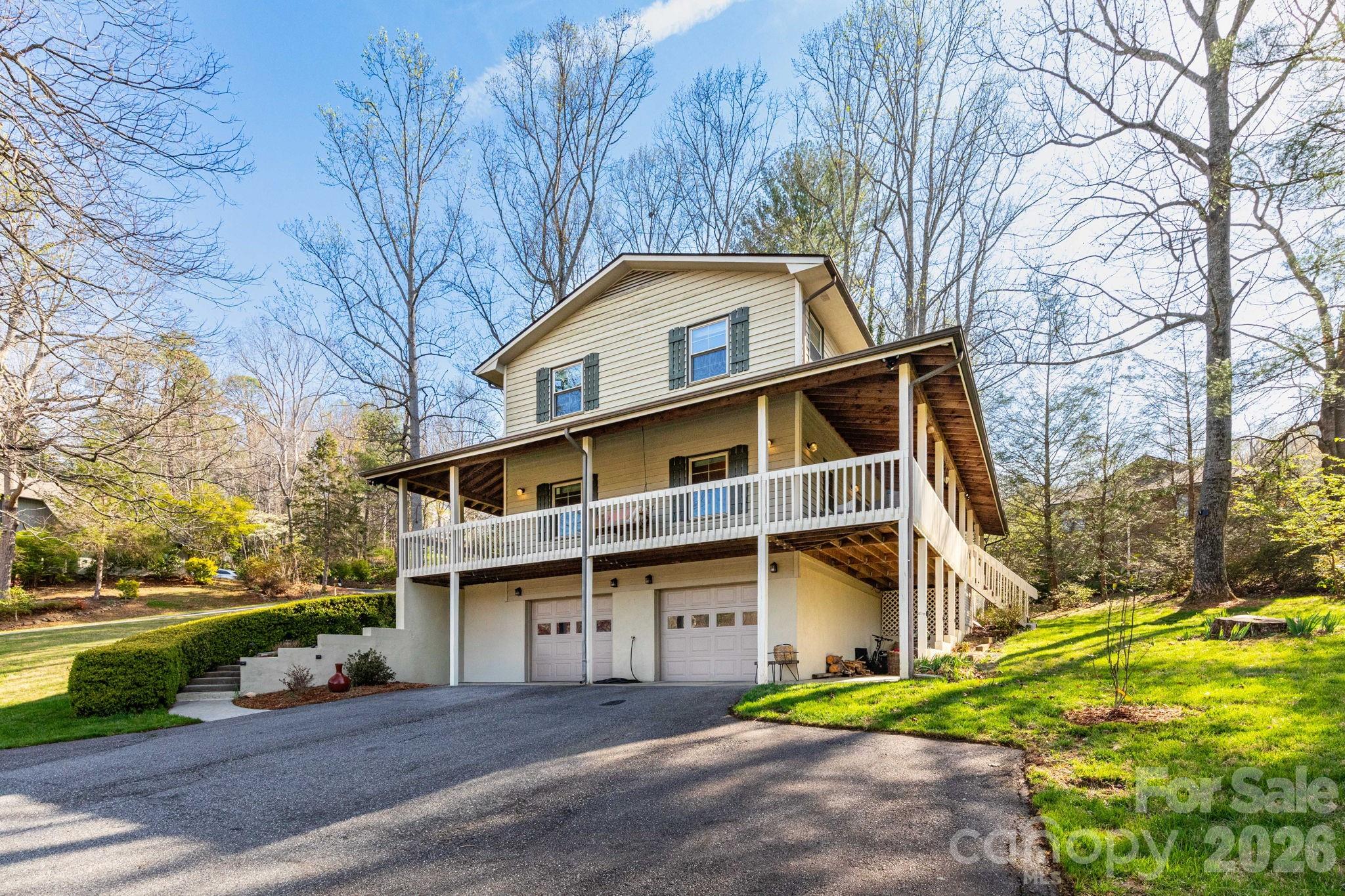 121 Churchill Downs Drive — Fairview