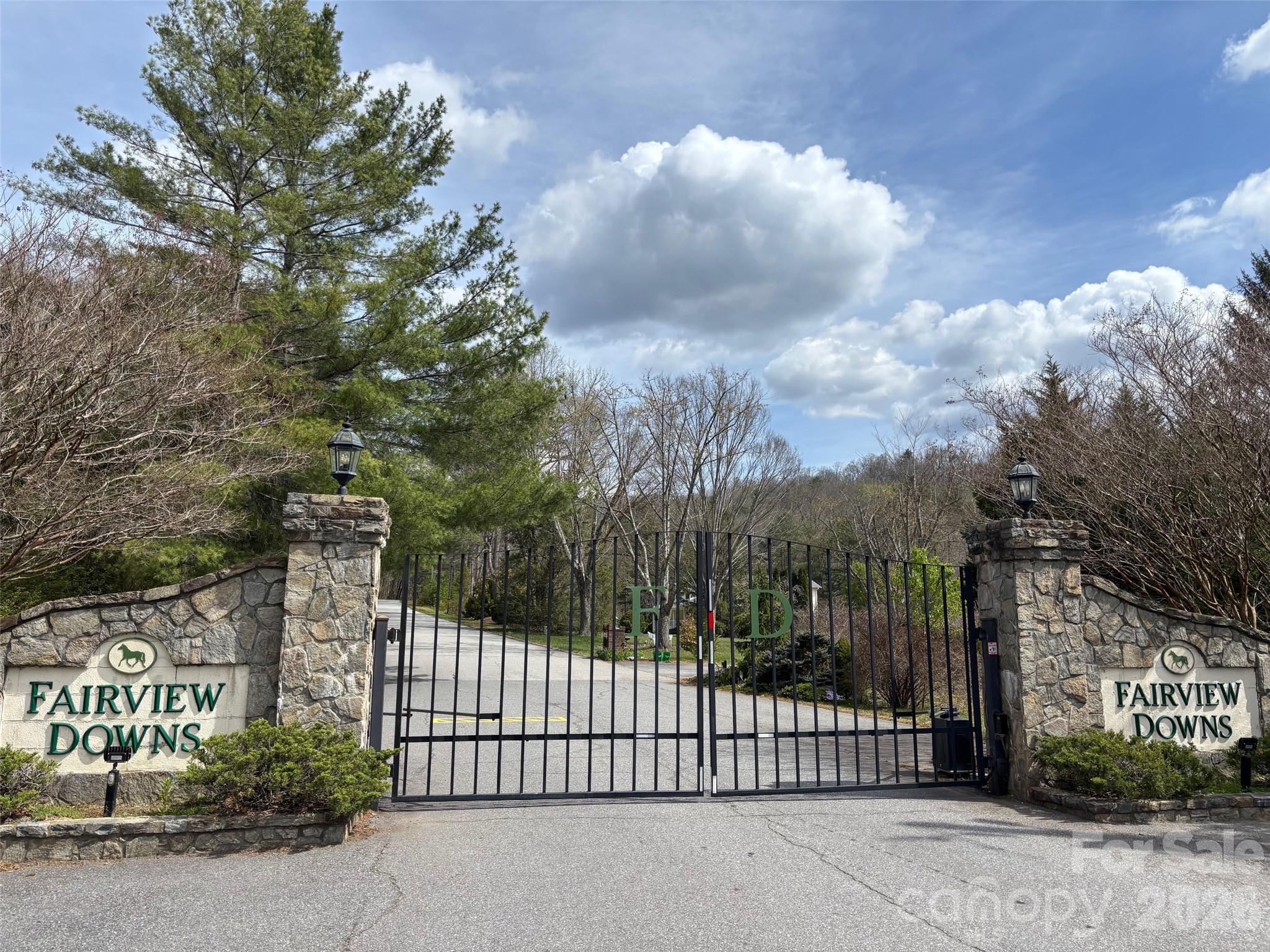 121 Churchill Downs Drive — Fairview
