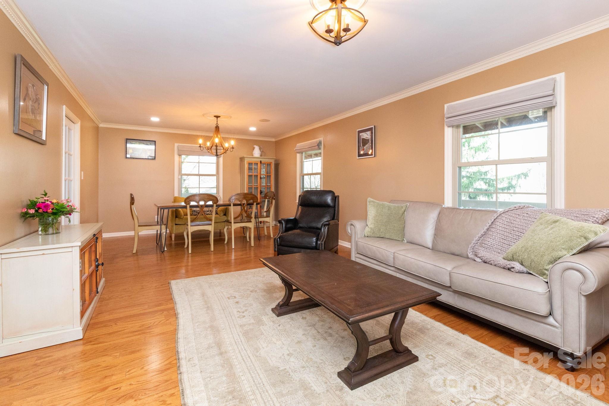 121 Churchill Downs Drive — Fairview