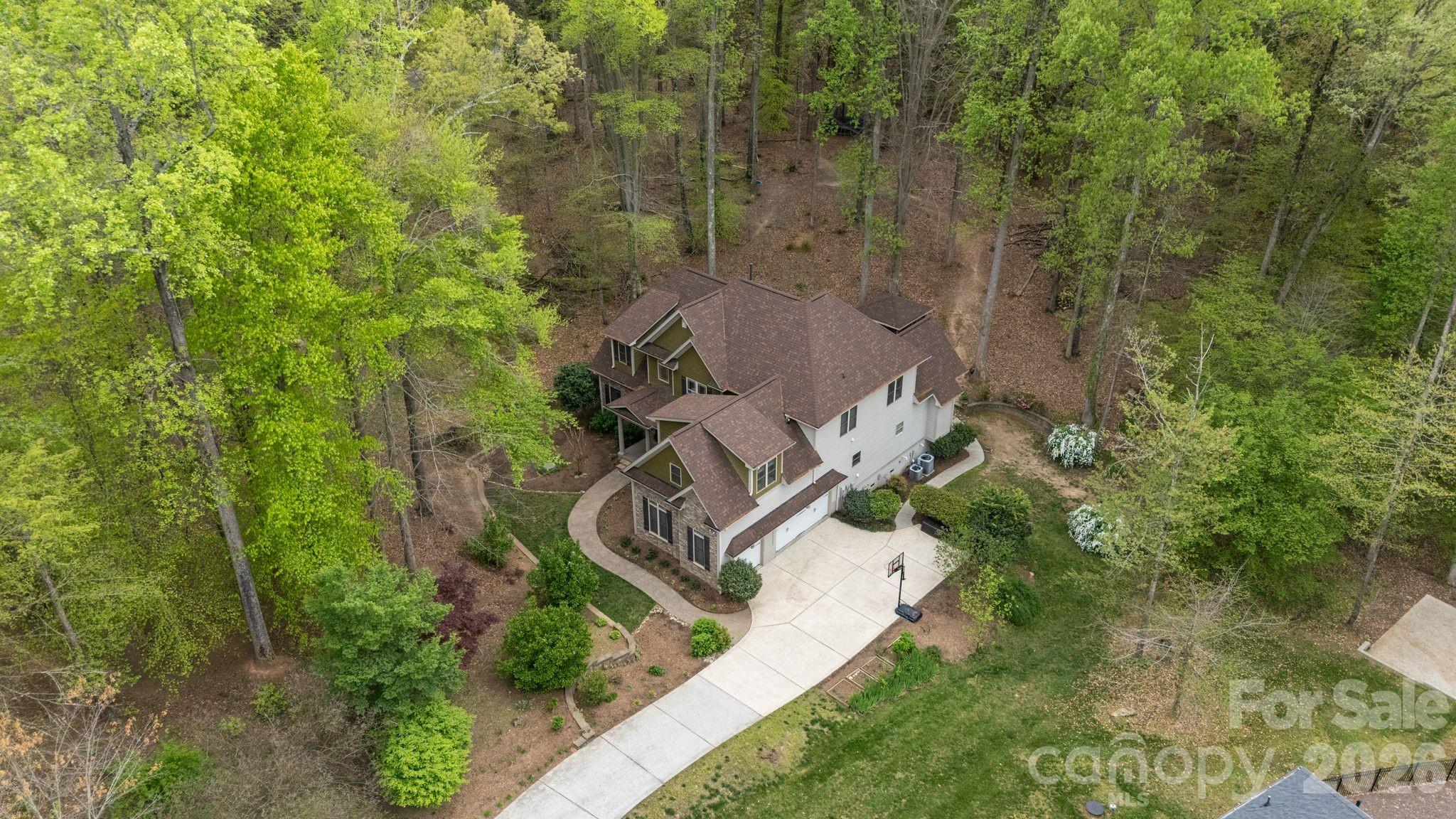 109 Hawksnest Lane — Mooresville