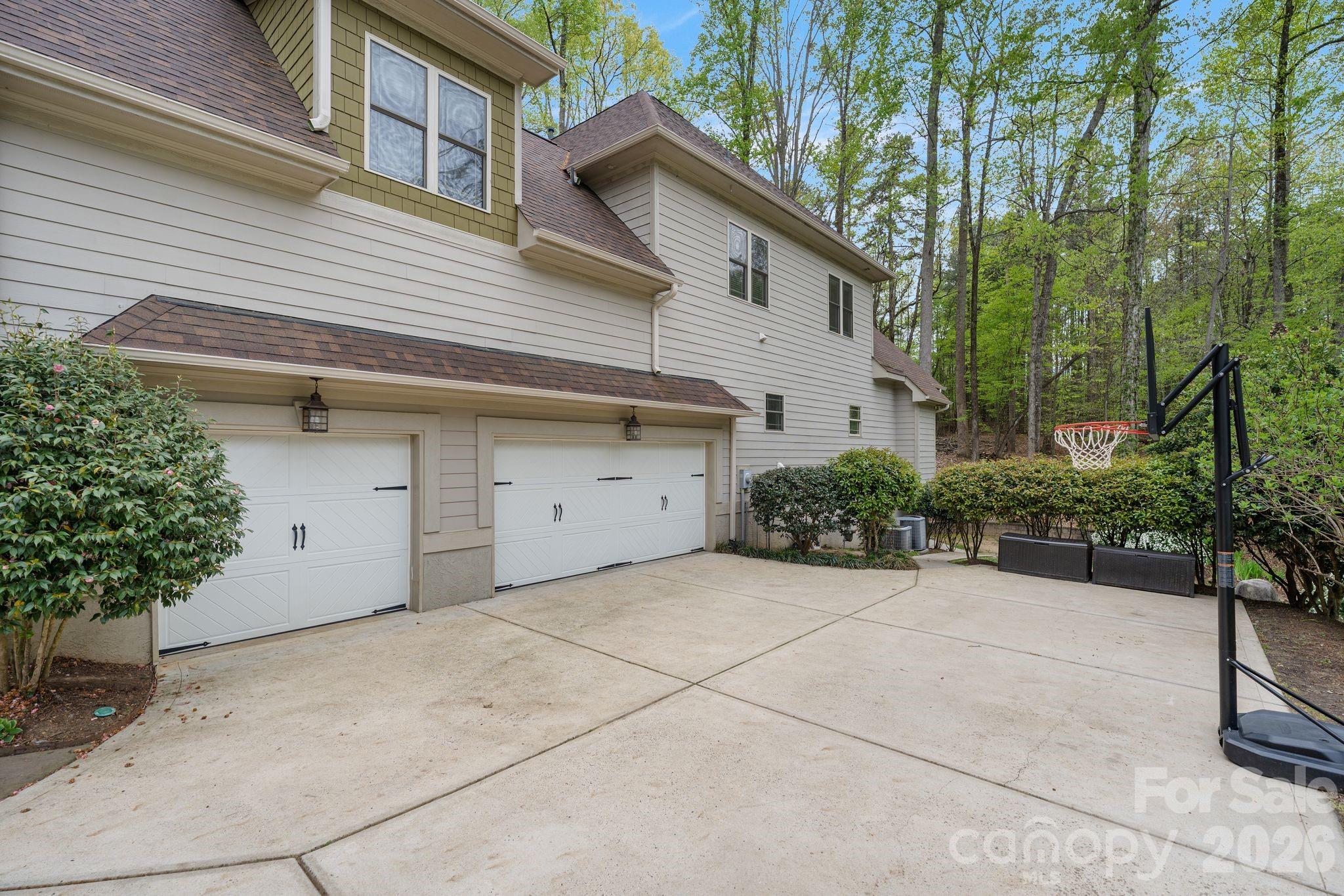 109 Hawksnest Lane — Mooresville
