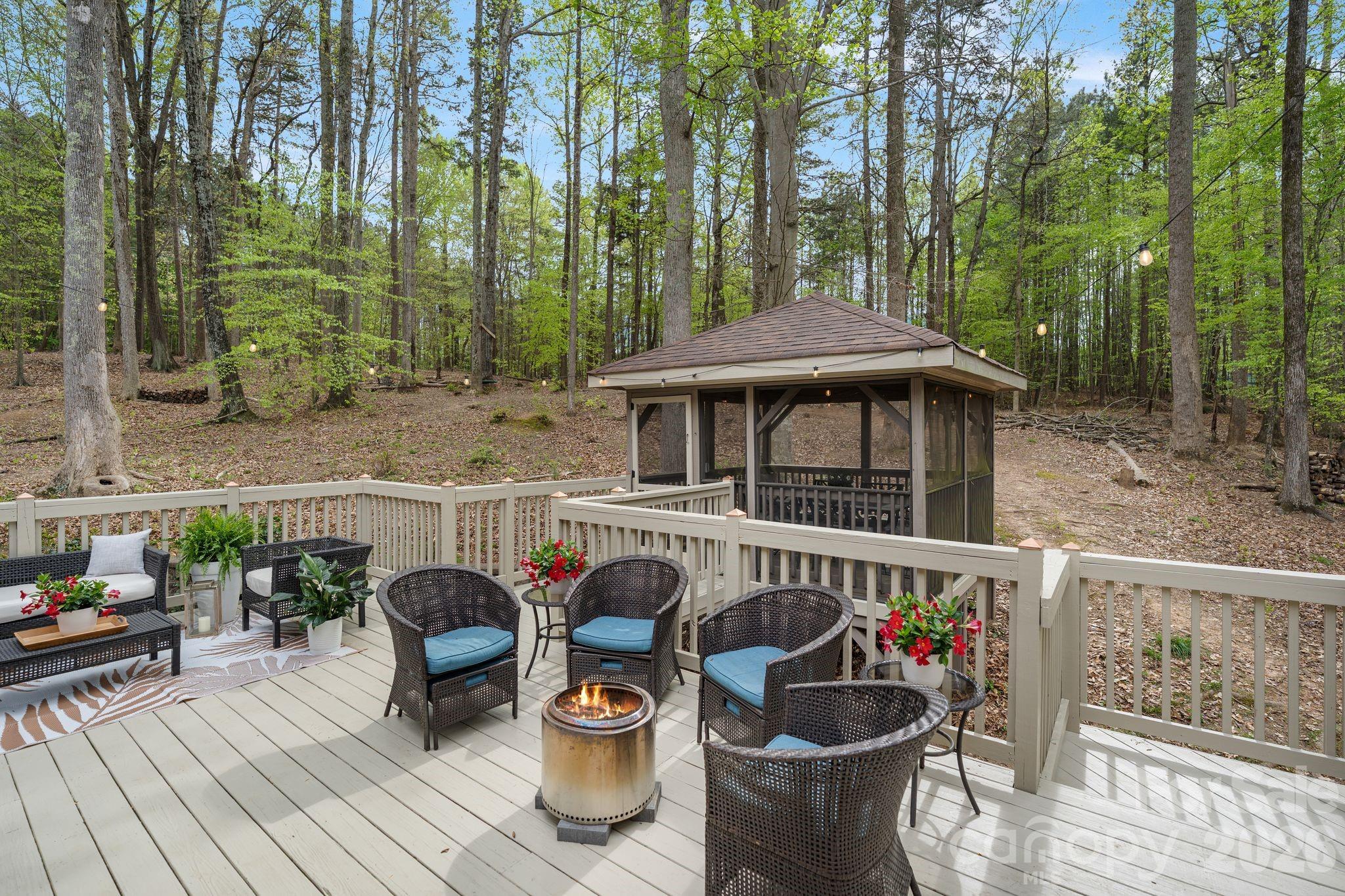 109 Hawksnest Lane — Mooresville