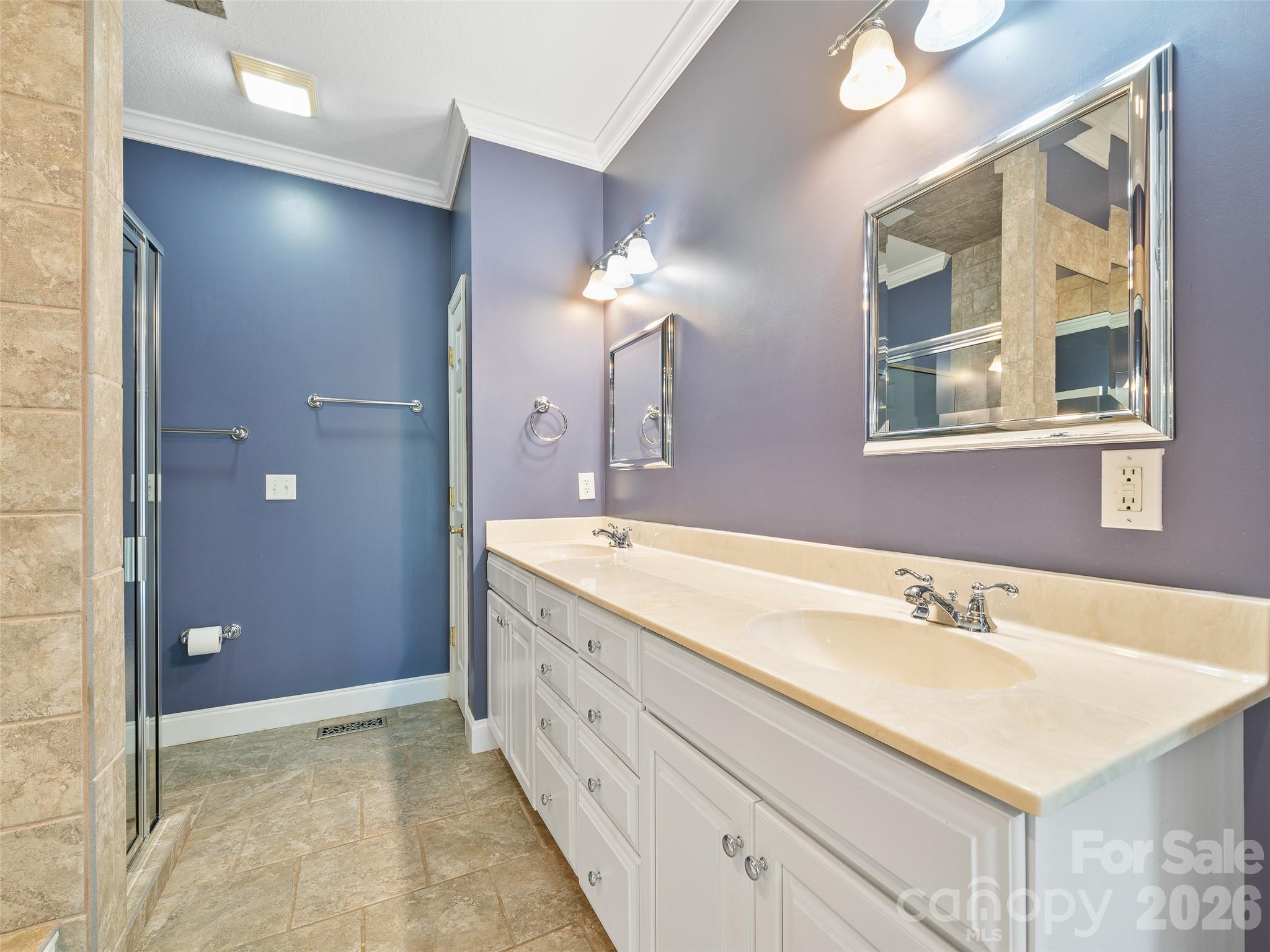 25 Ashefield Court — Hendersonville