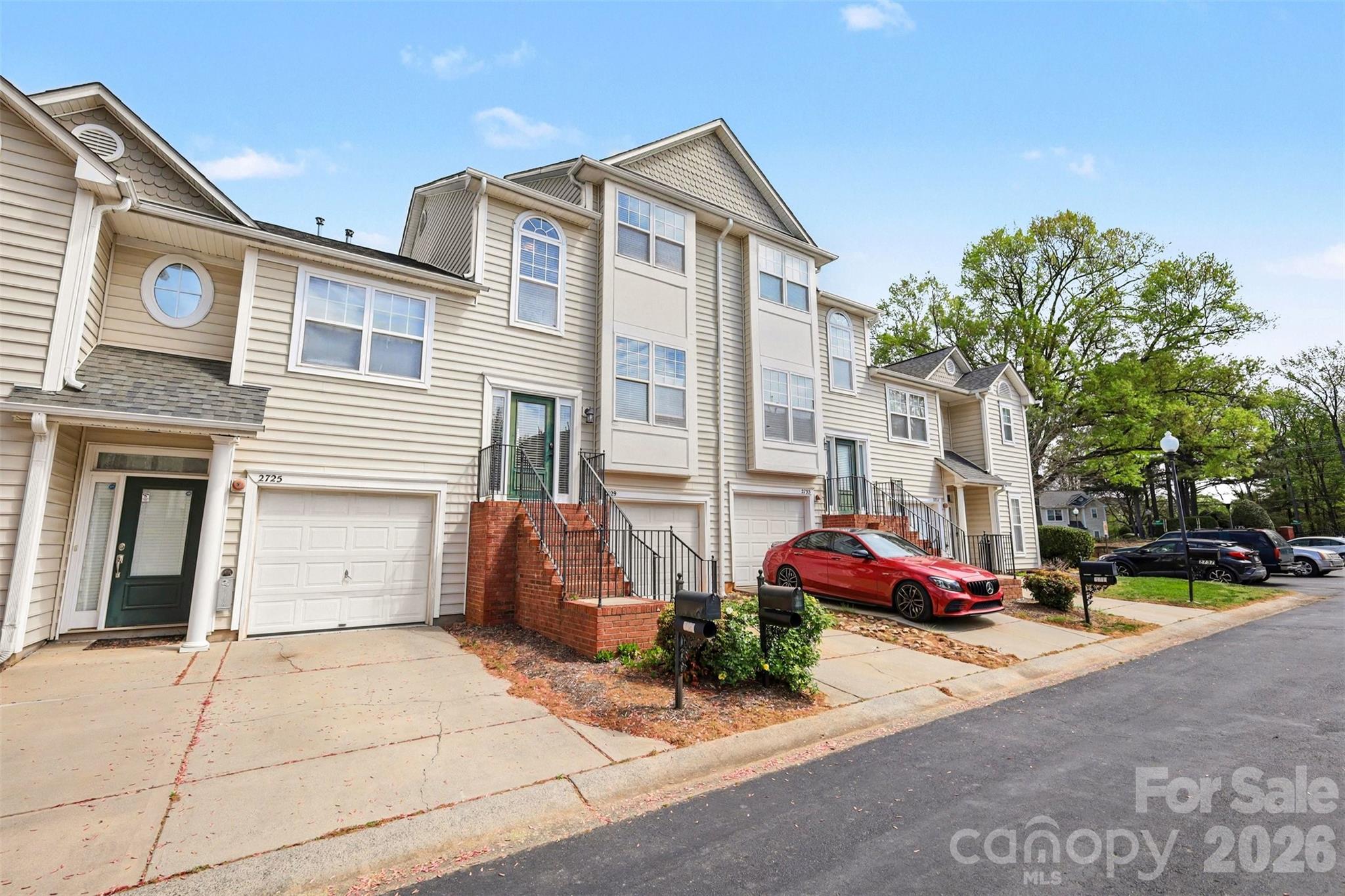 2729 Avalon Loop Road — Charlotte