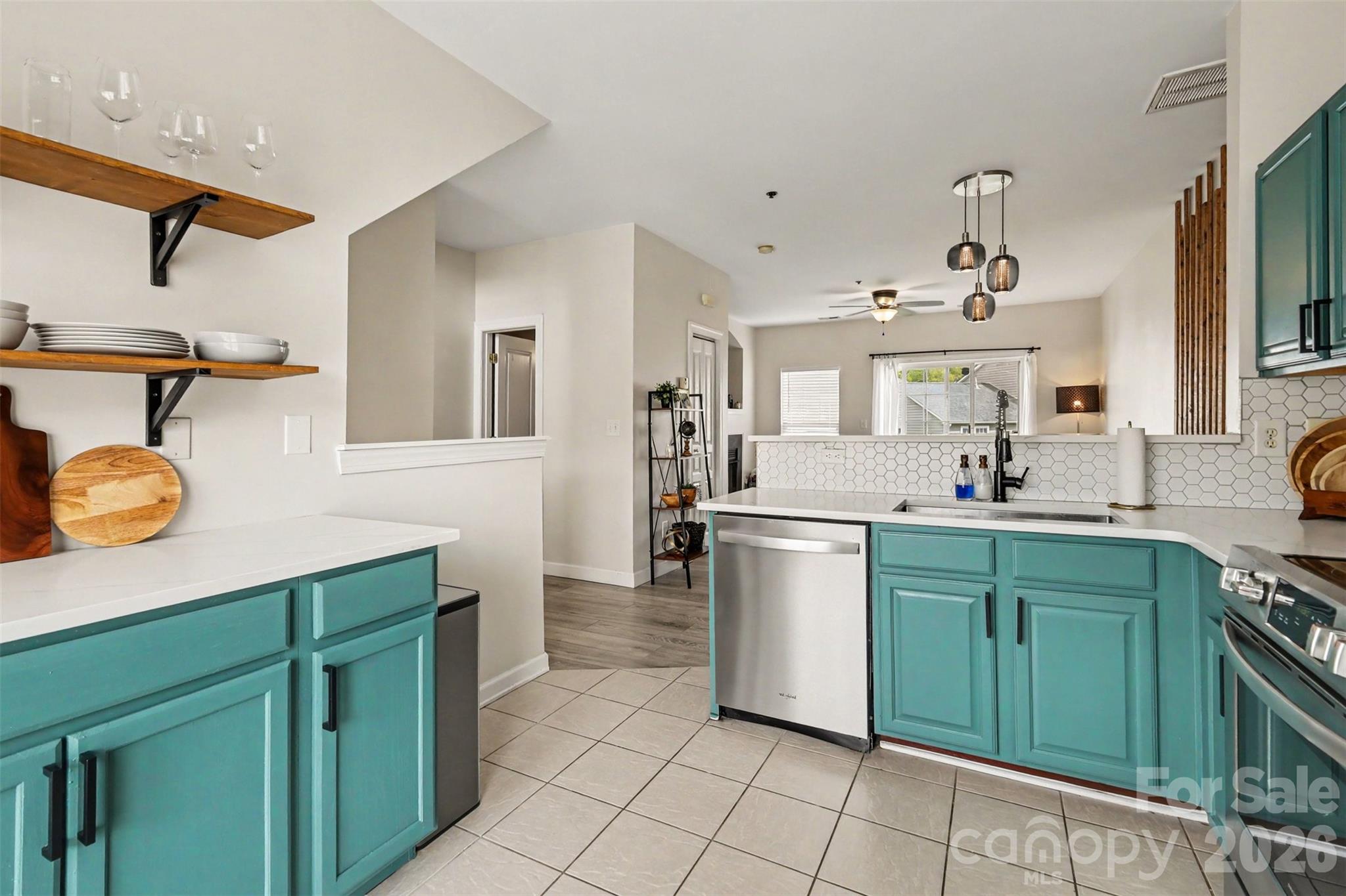 2729 Avalon Loop Road — Charlotte