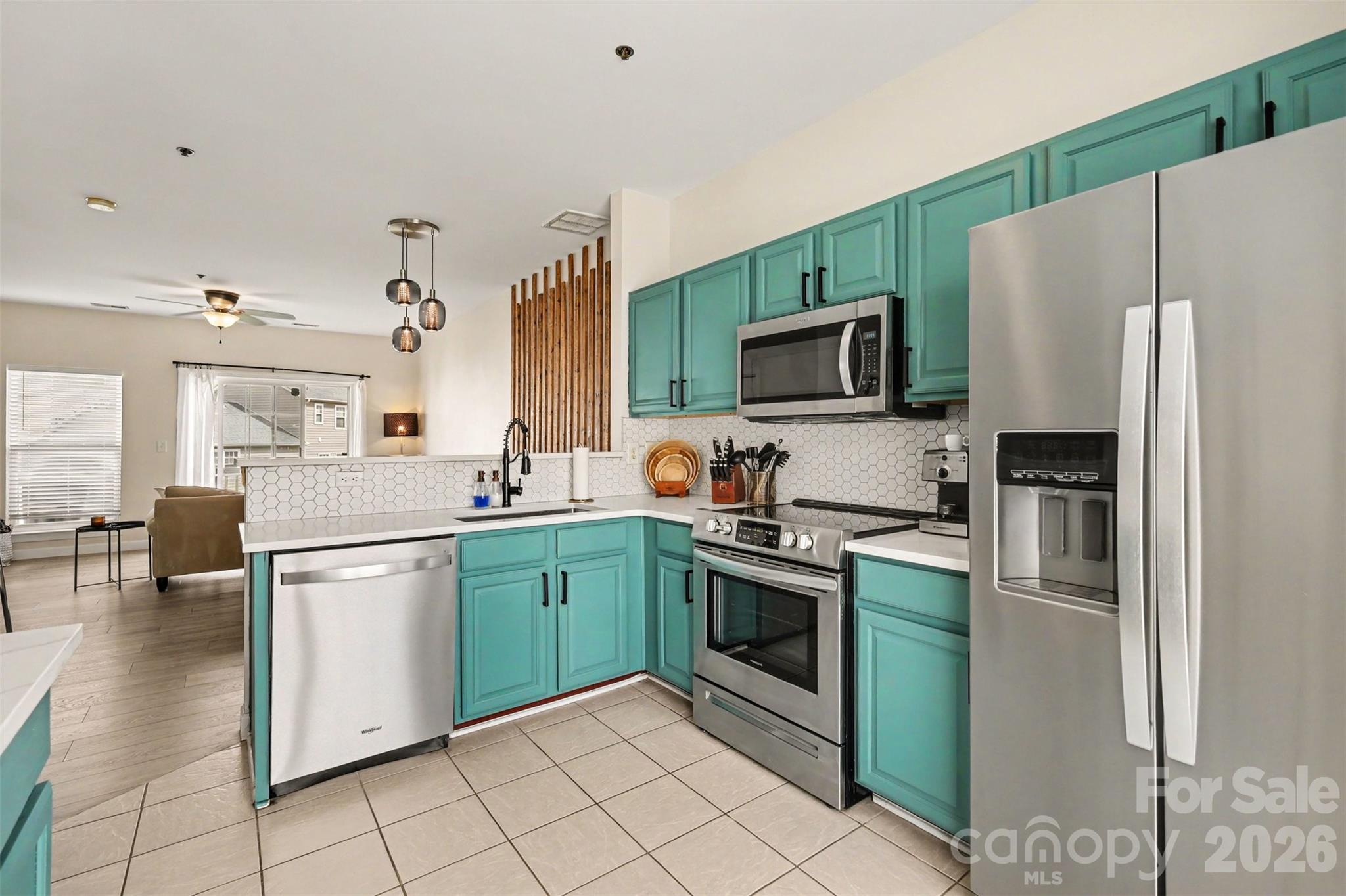 2729 Avalon Loop Road — Charlotte