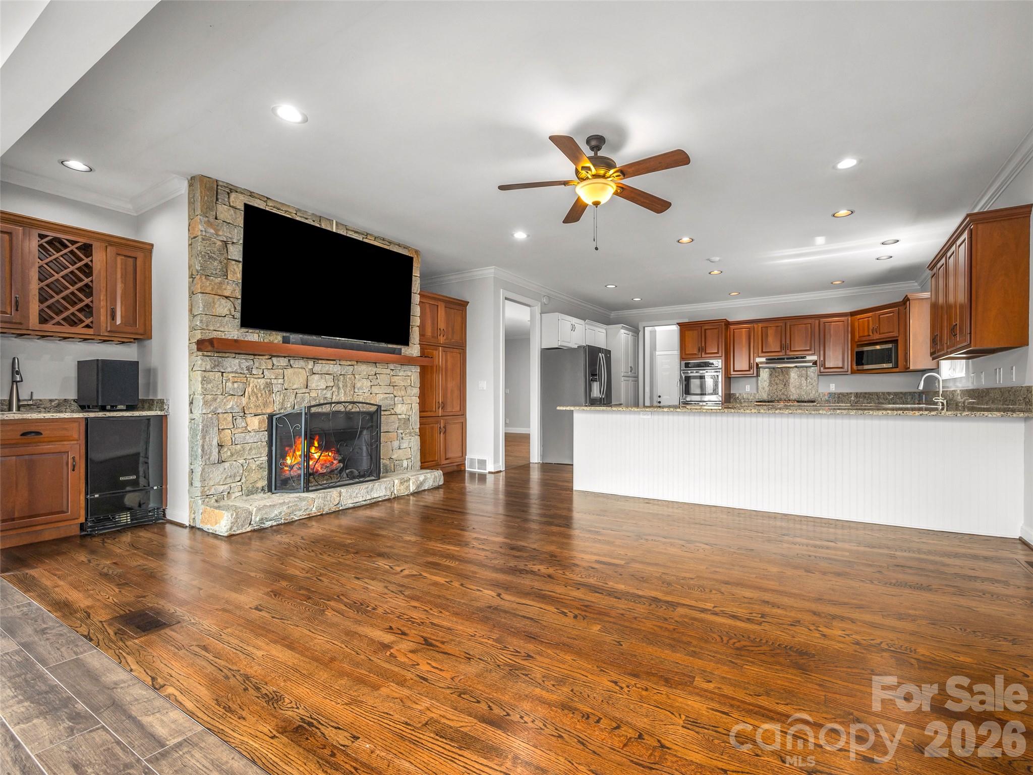 69 Old Hickory Trail — Hendersonville