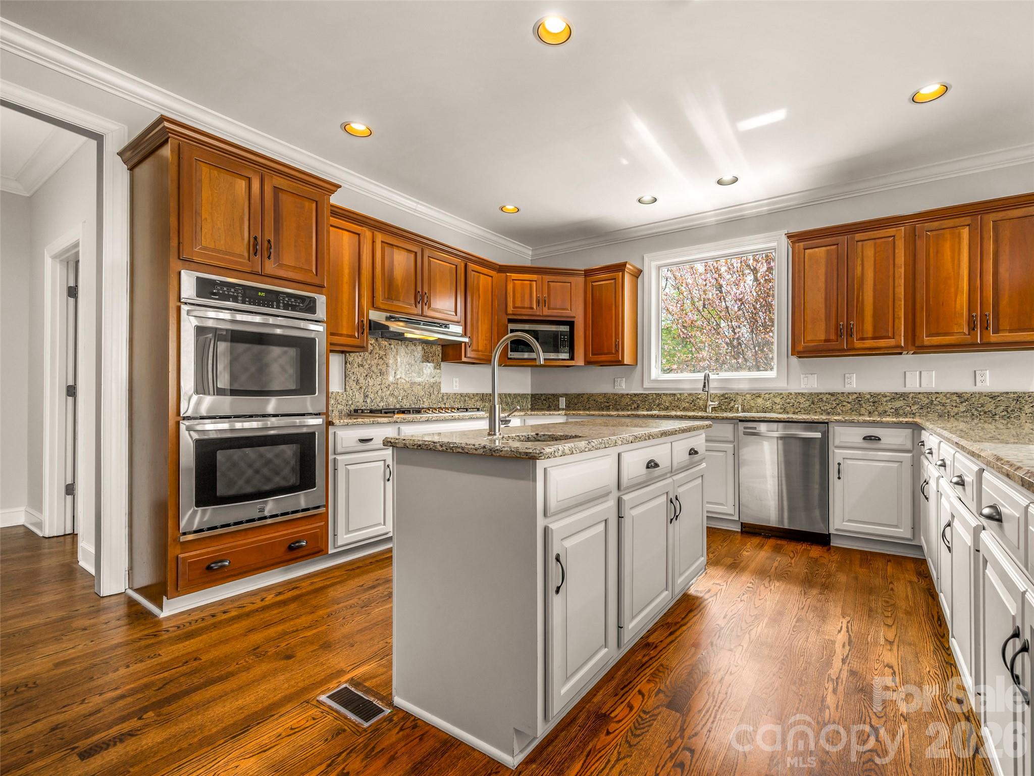 69 Old Hickory Trail — Hendersonville