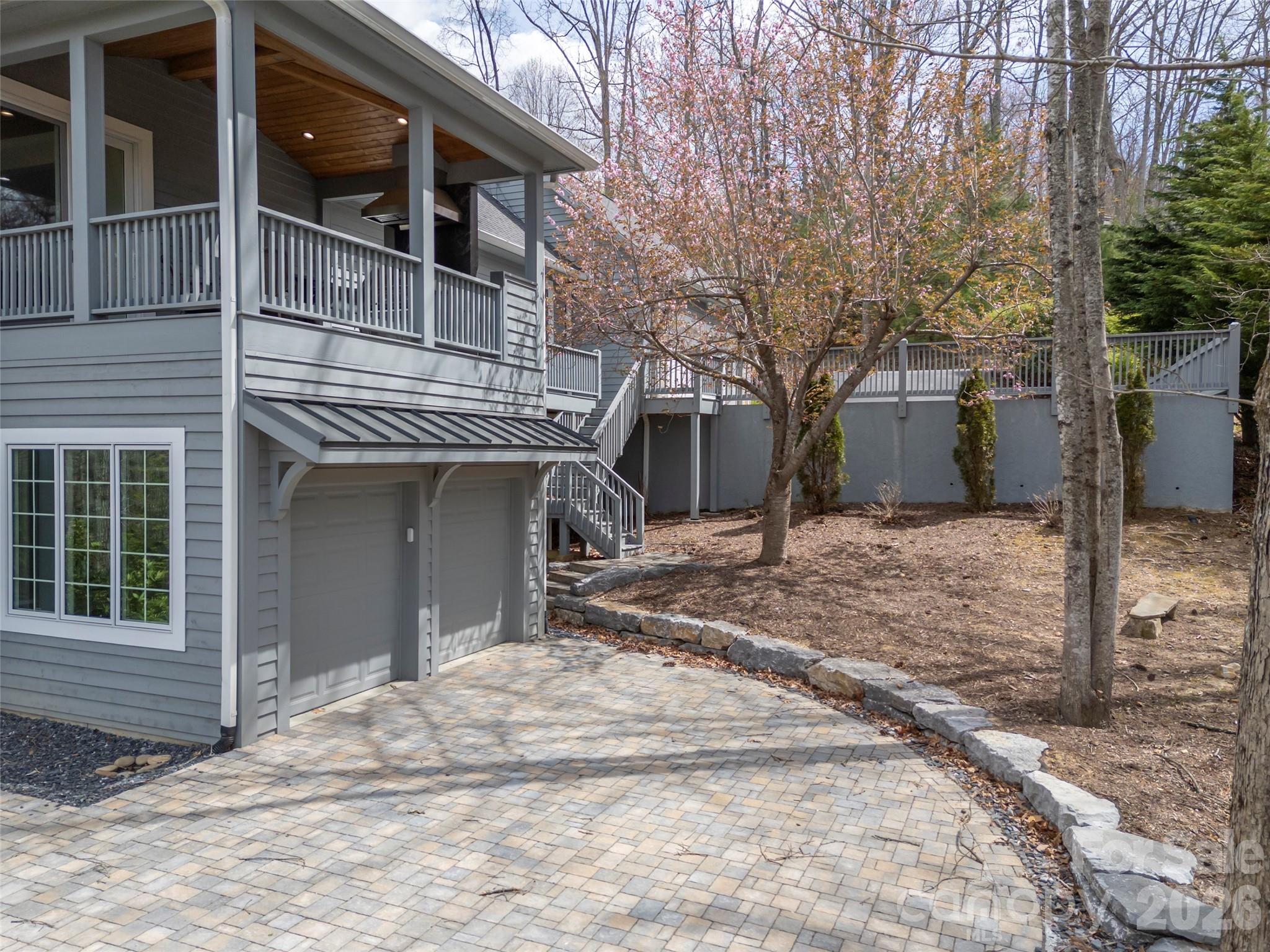 69 Old Hickory Trail — Hendersonville