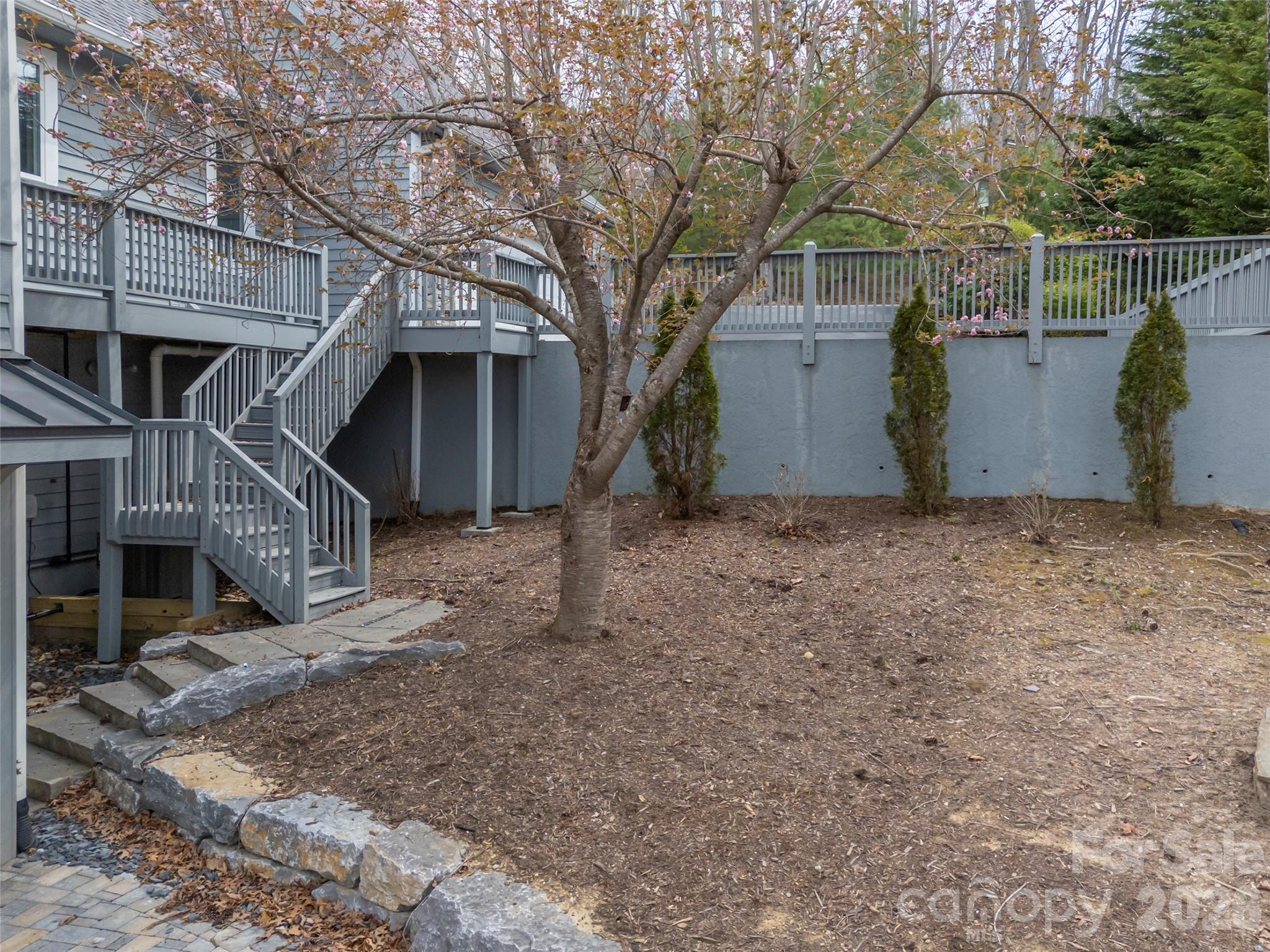 69 Old Hickory Trail — Hendersonville