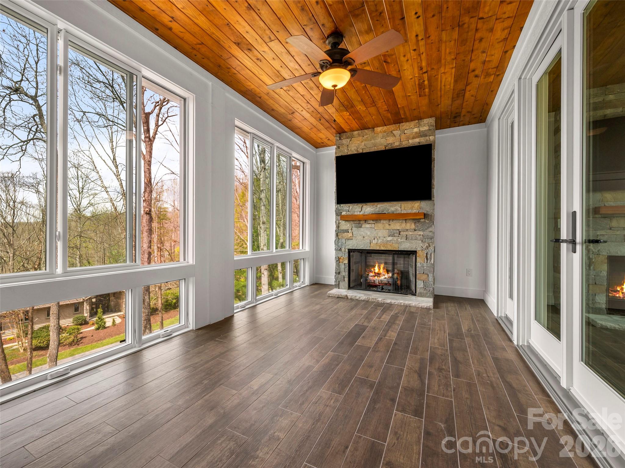69 Old Hickory Trail — Hendersonville