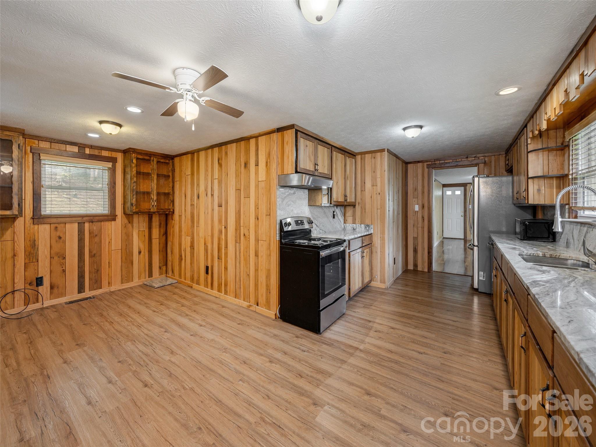 91 Rice Branch Road — Asheville