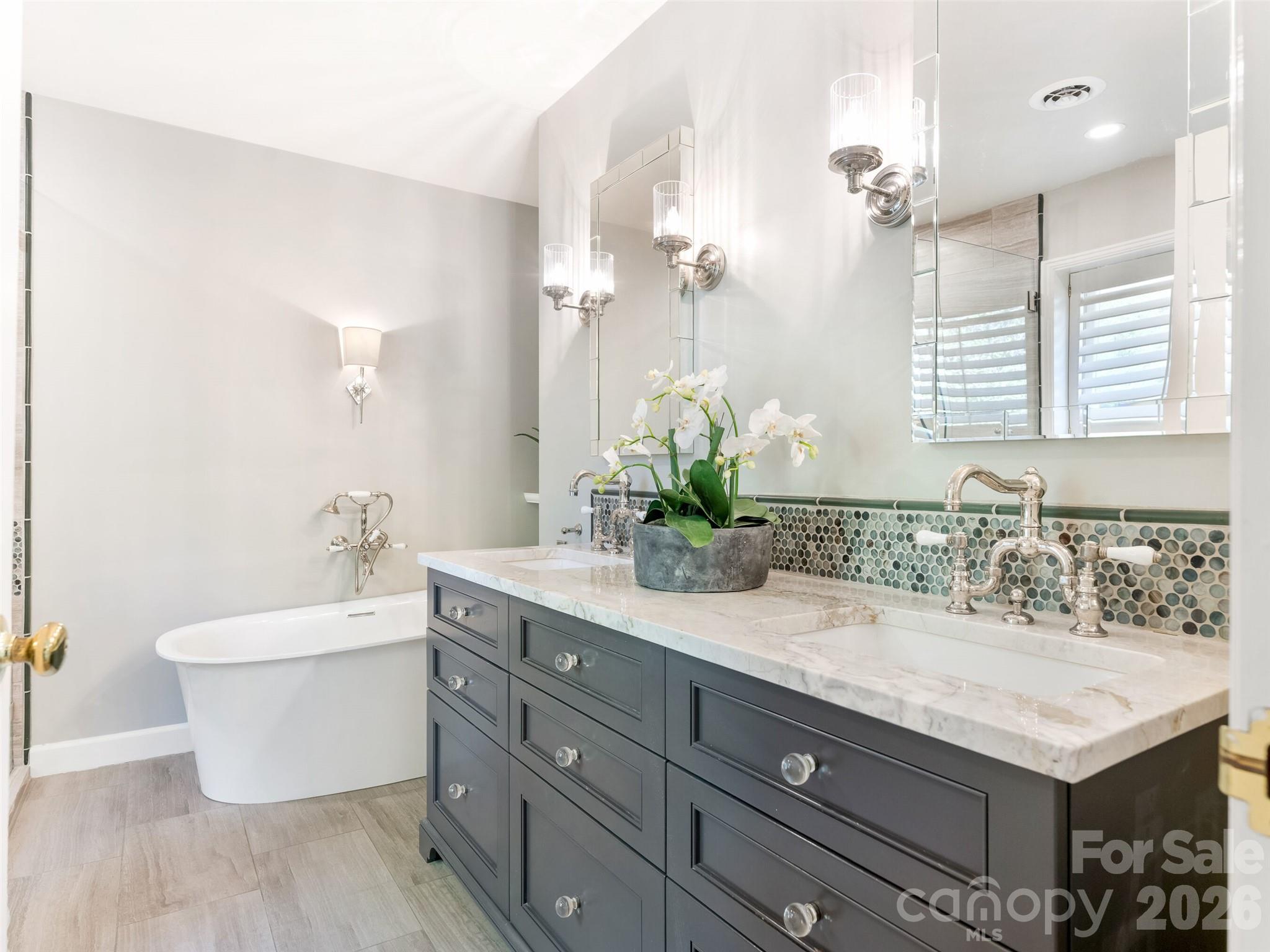 5239 Winding Brook Road — Charlotte