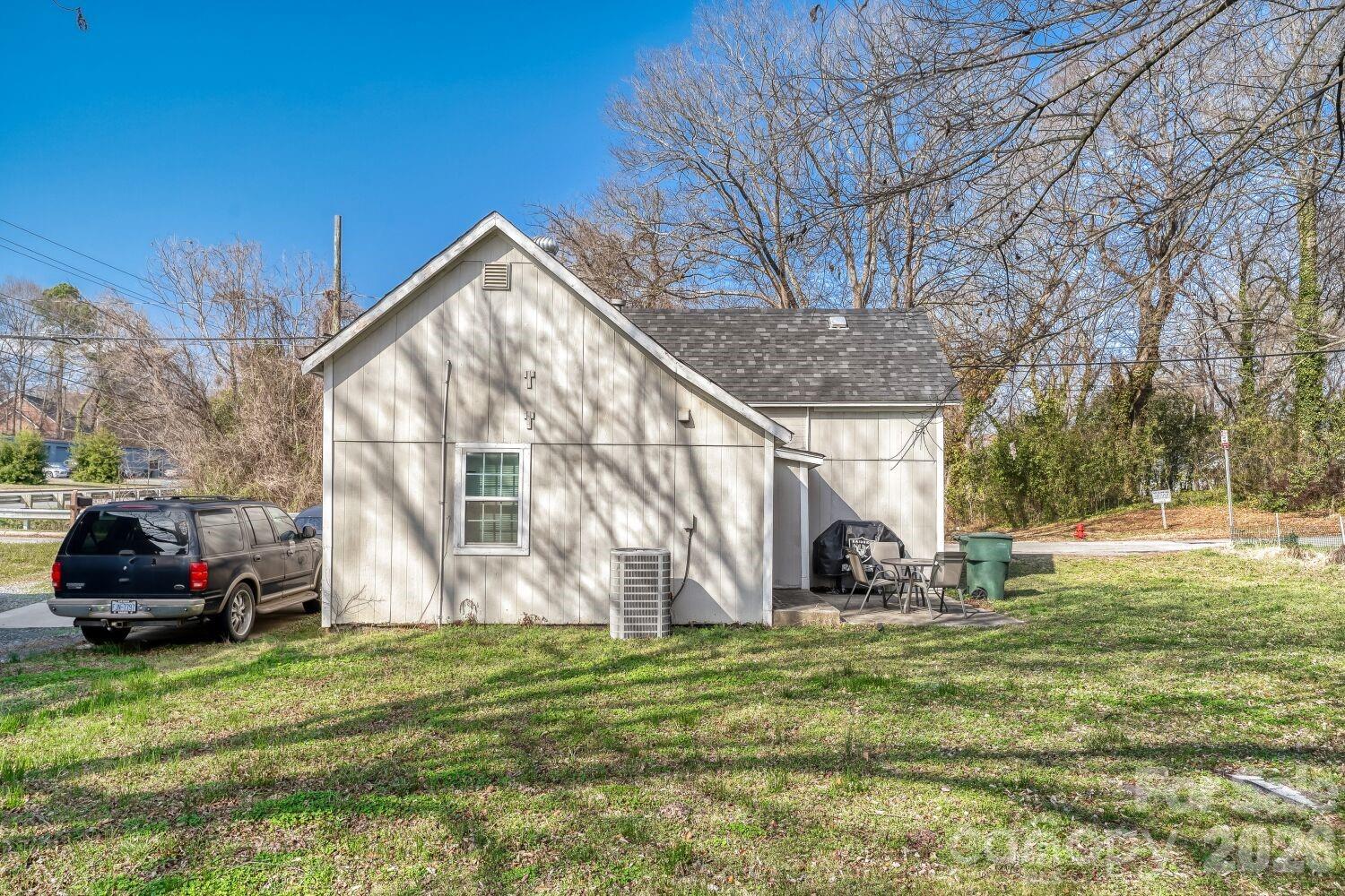 409 W Norment Avenue — Gastonia