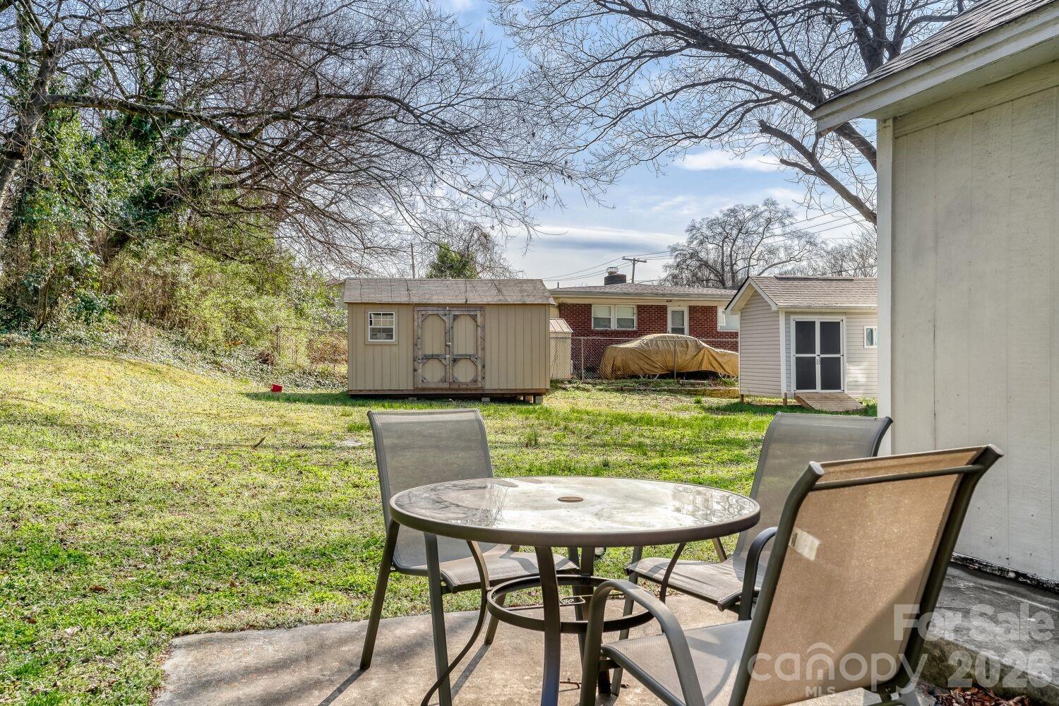409 W Norment Avenue — Gastonia