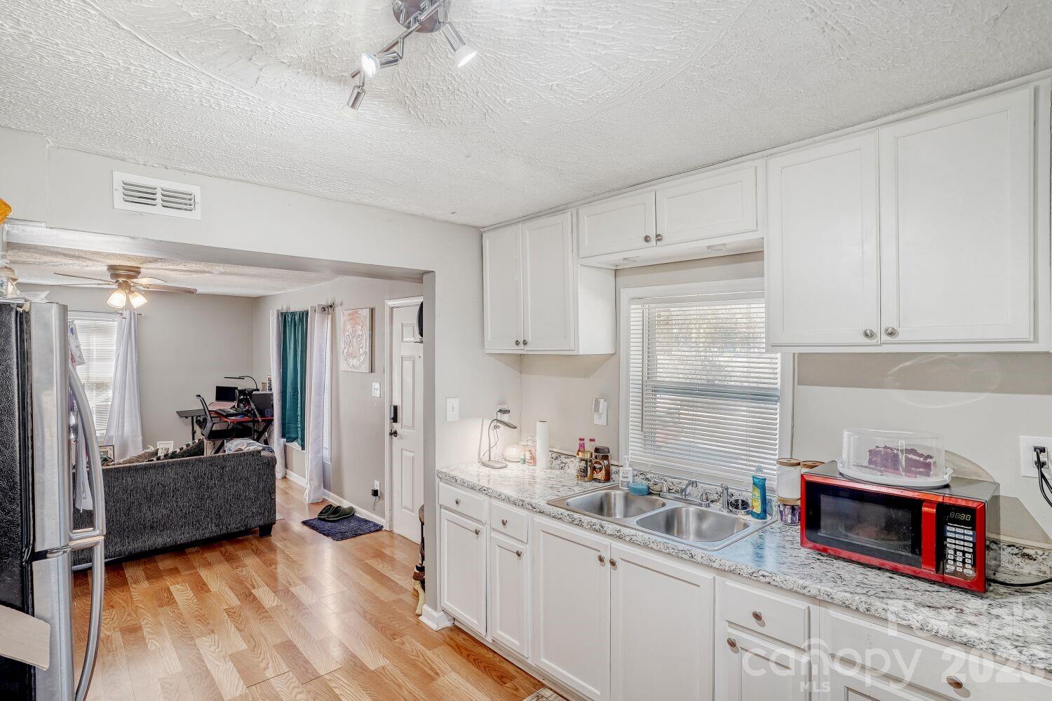 409 W Norment Avenue — Gastonia
