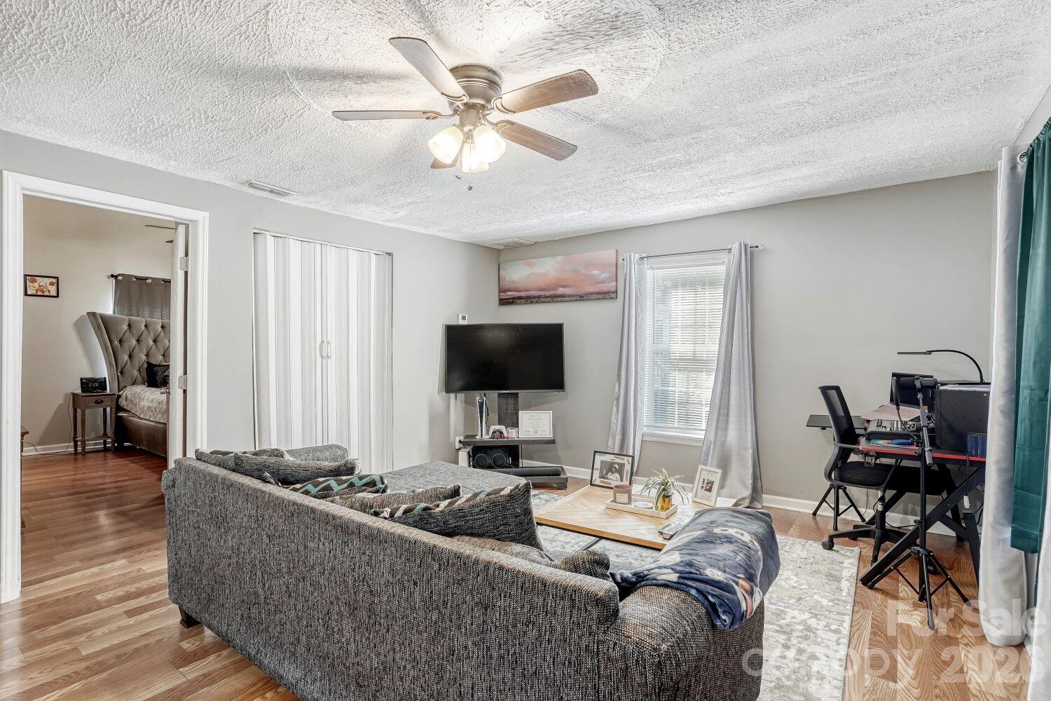 409 W Norment Avenue — Gastonia