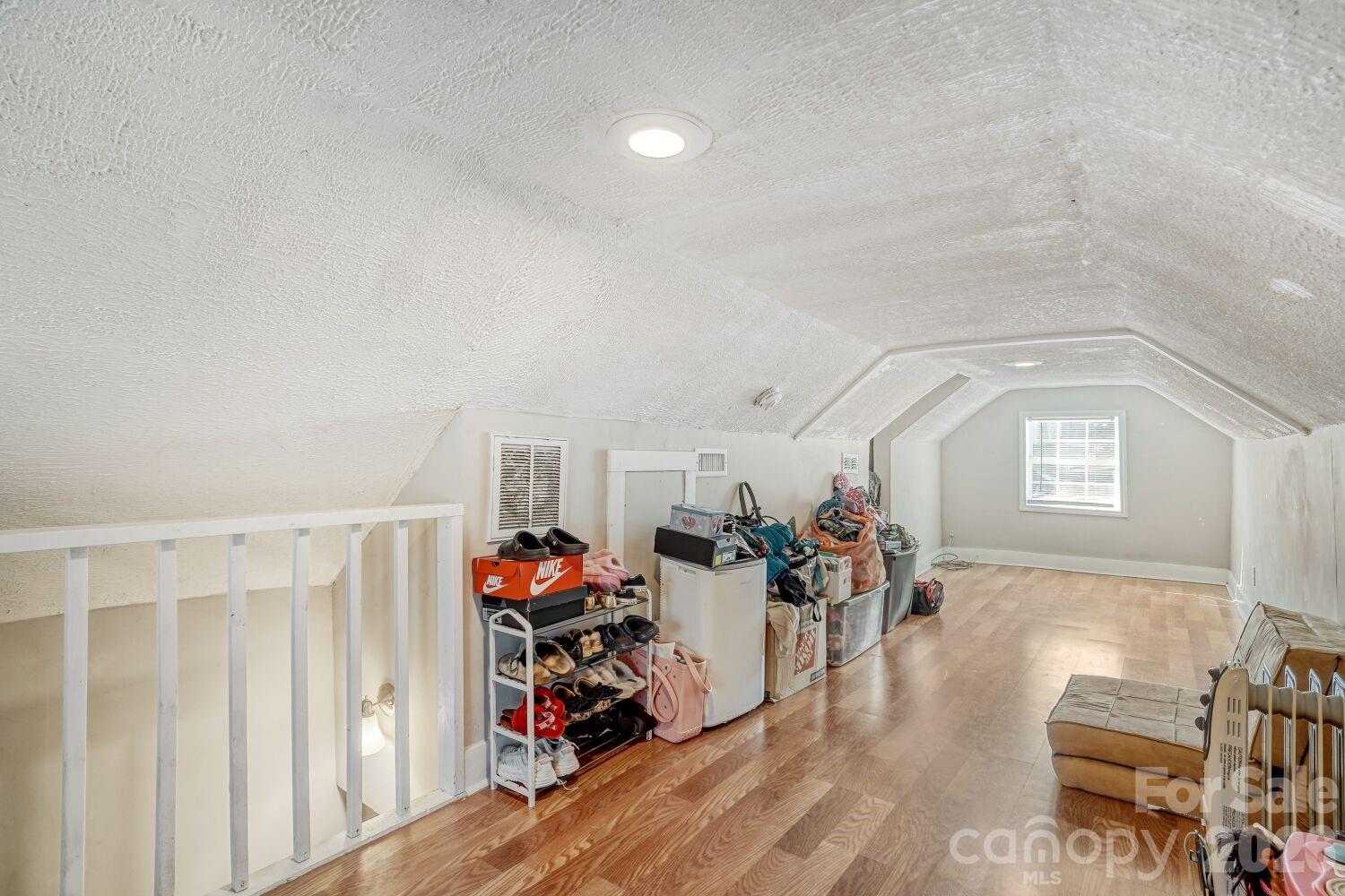 409 W Norment Avenue — Gastonia