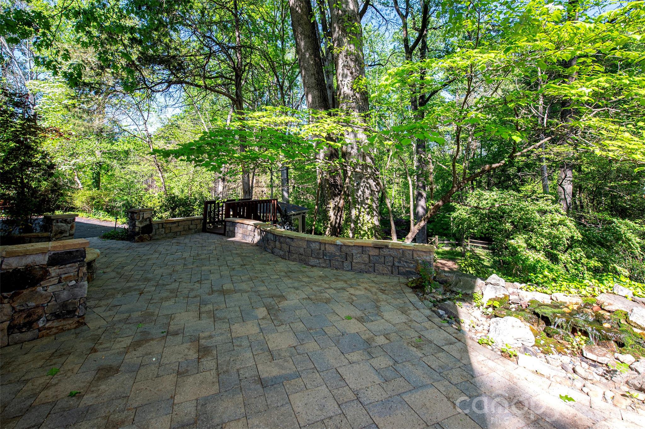 6629 Knightswood Drive — Charlotte