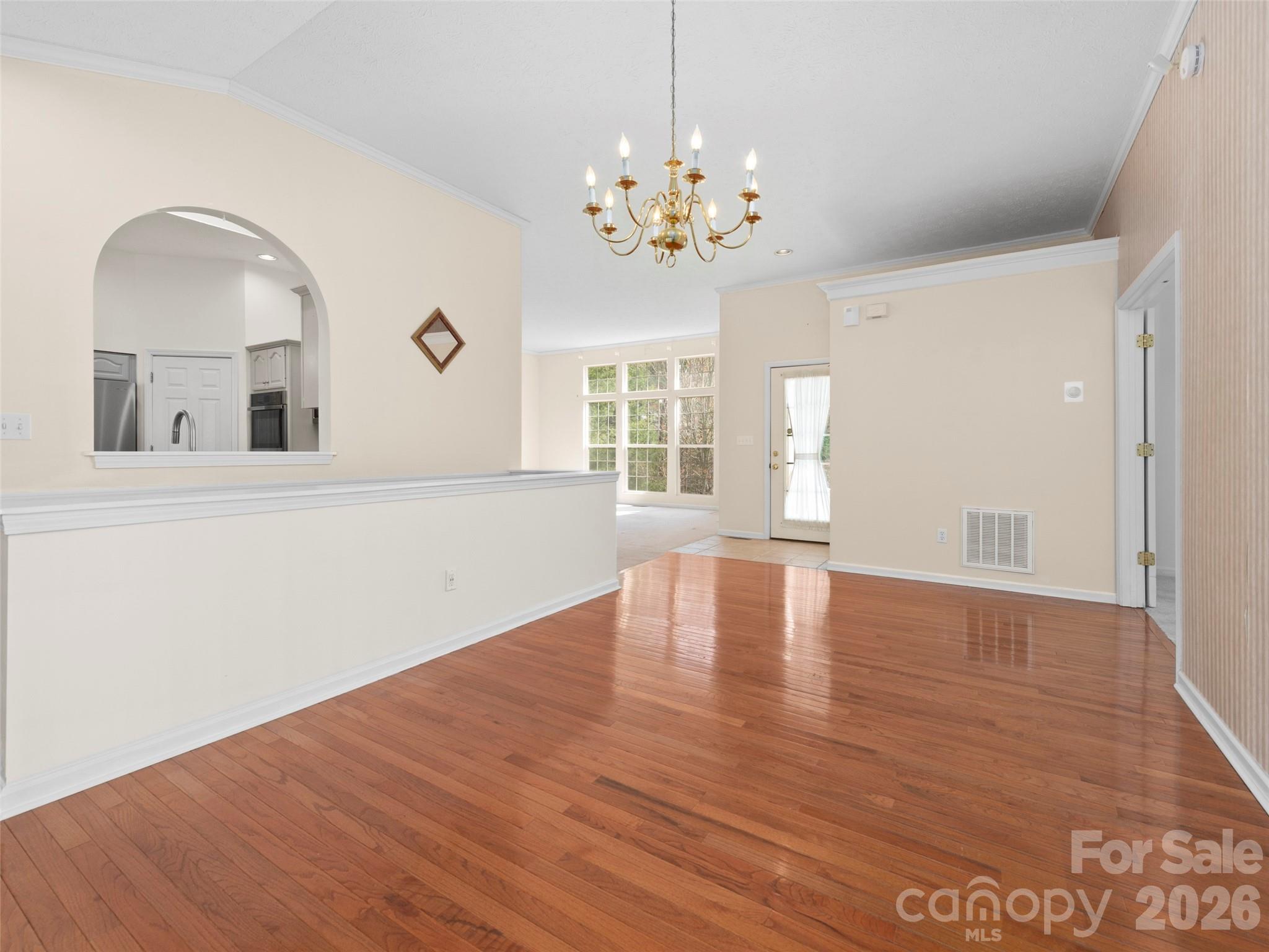 21 Old Applewood Lane — Hendersonville