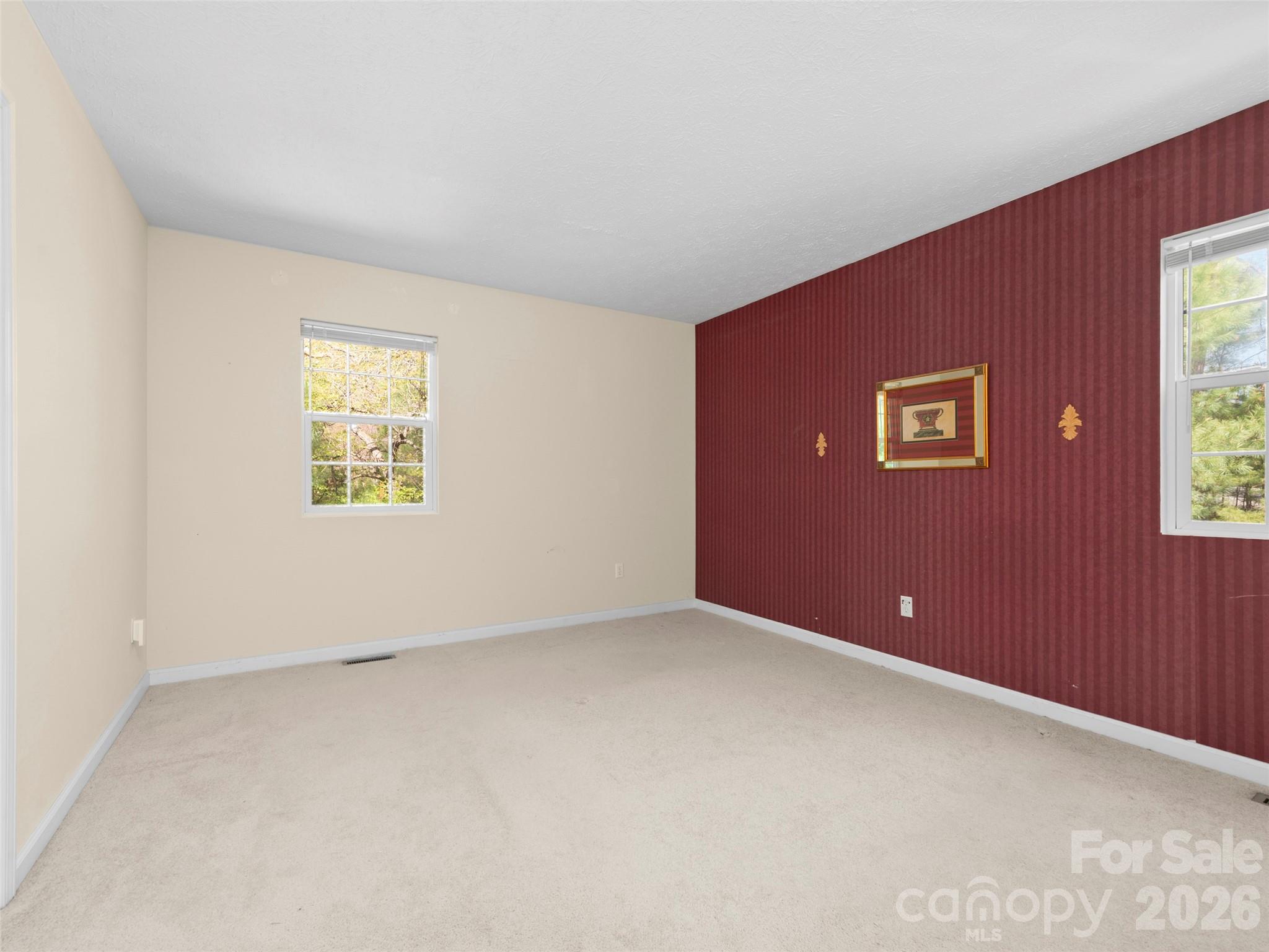 21 Old Applewood Lane — Hendersonville
