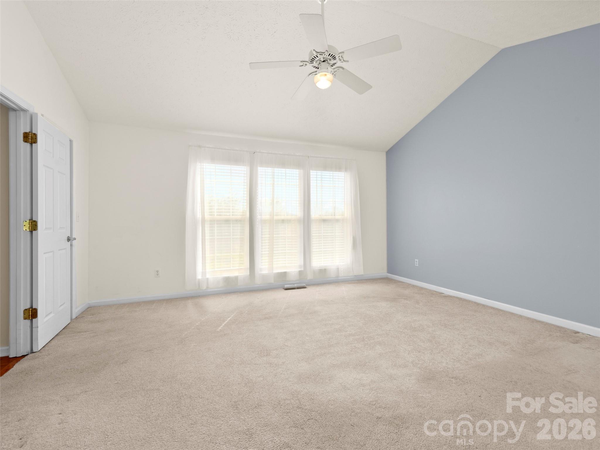 21 Old Applewood Lane — Hendersonville