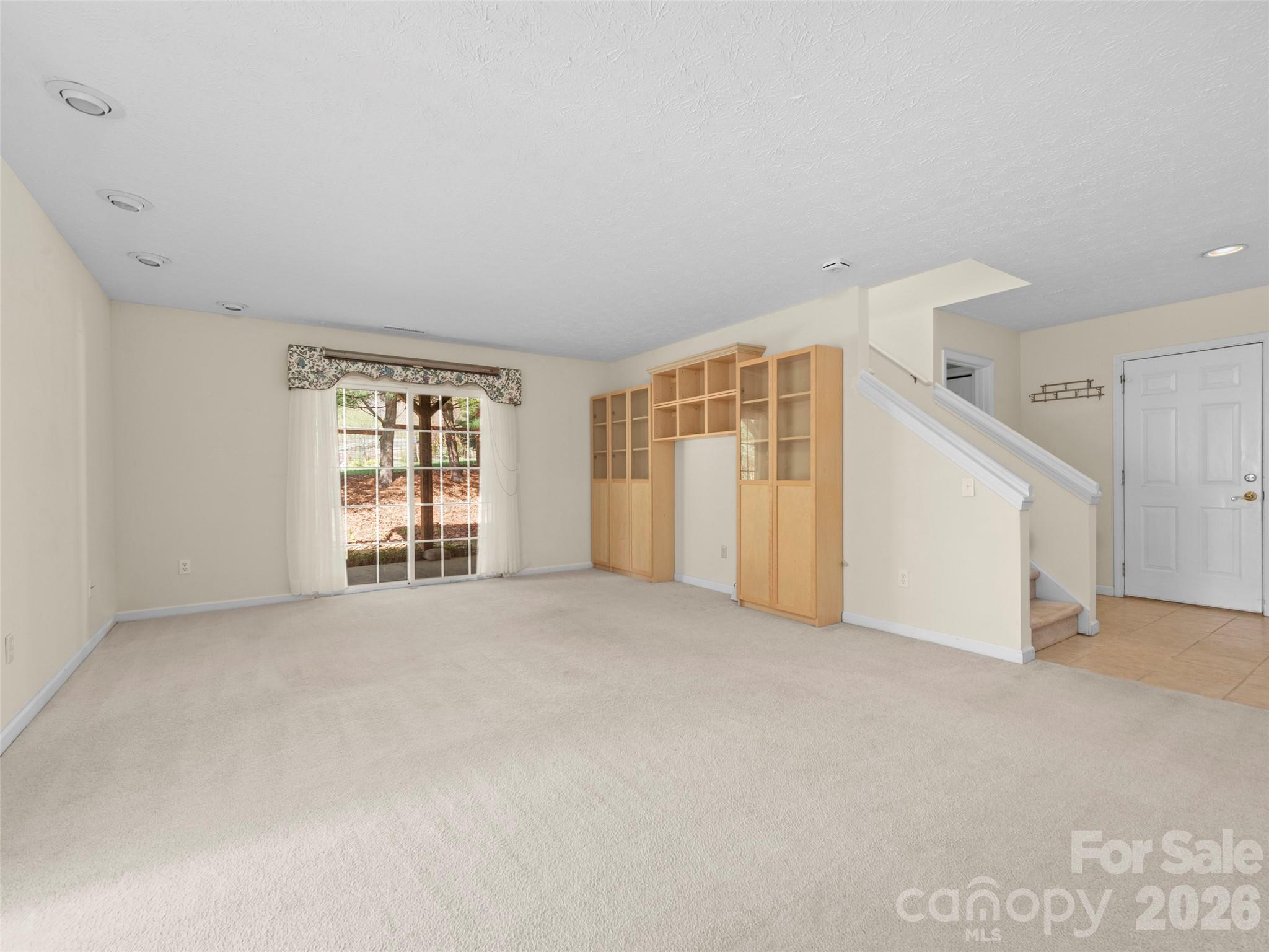 21 Old Applewood Lane — Hendersonville