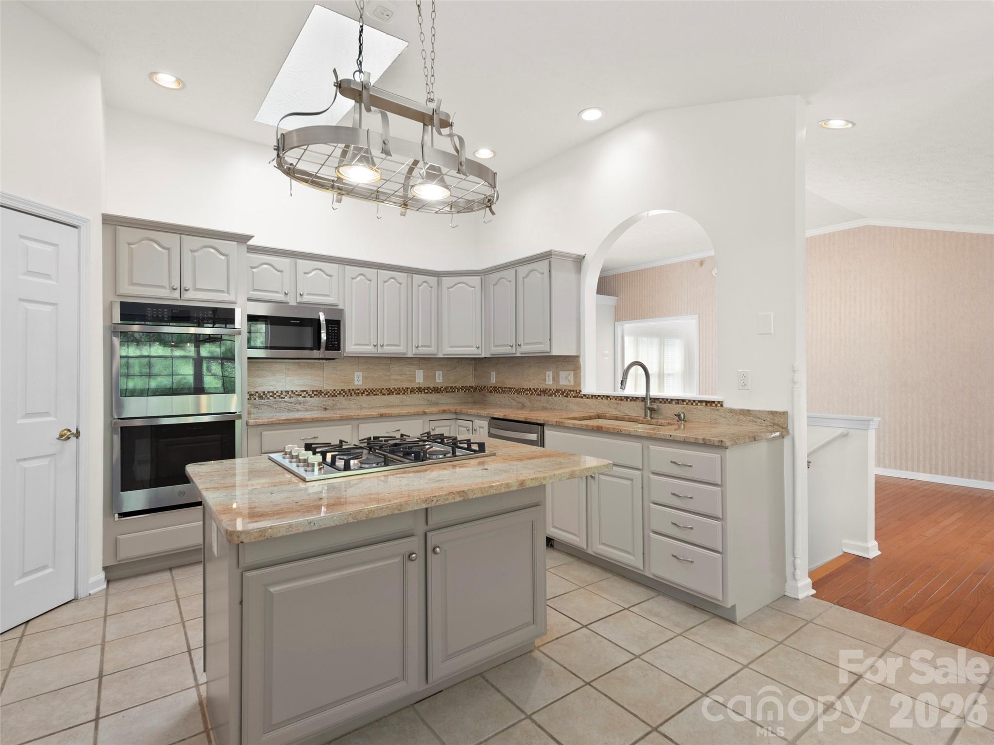 21 Old Applewood Lane — Hendersonville