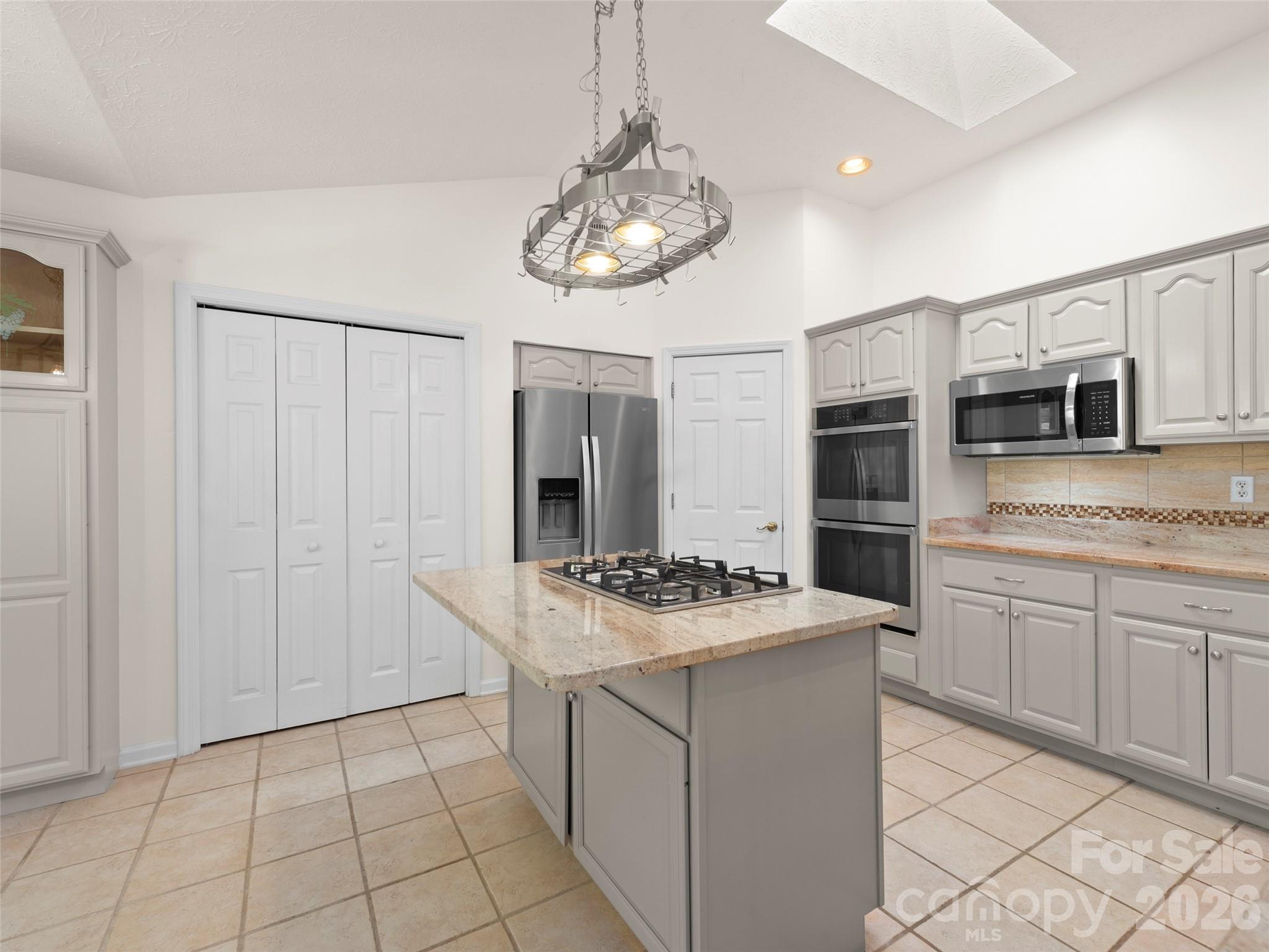 21 Old Applewood Lane — Hendersonville