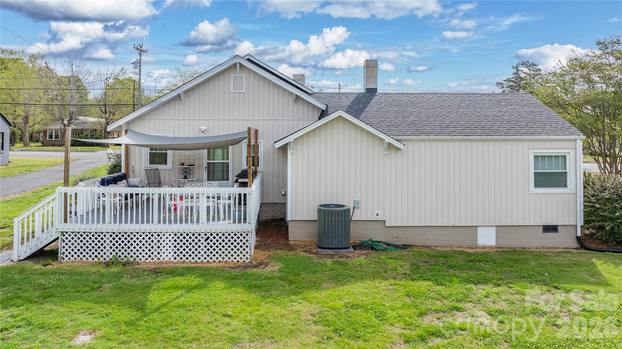 271 N Main Street — Denton