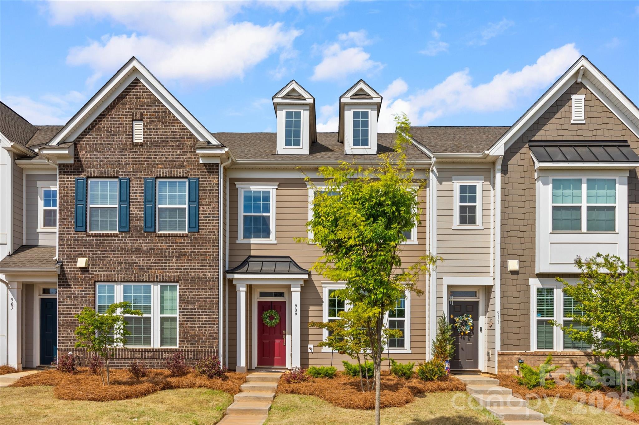 909 Cobbled Way — Fort Mill