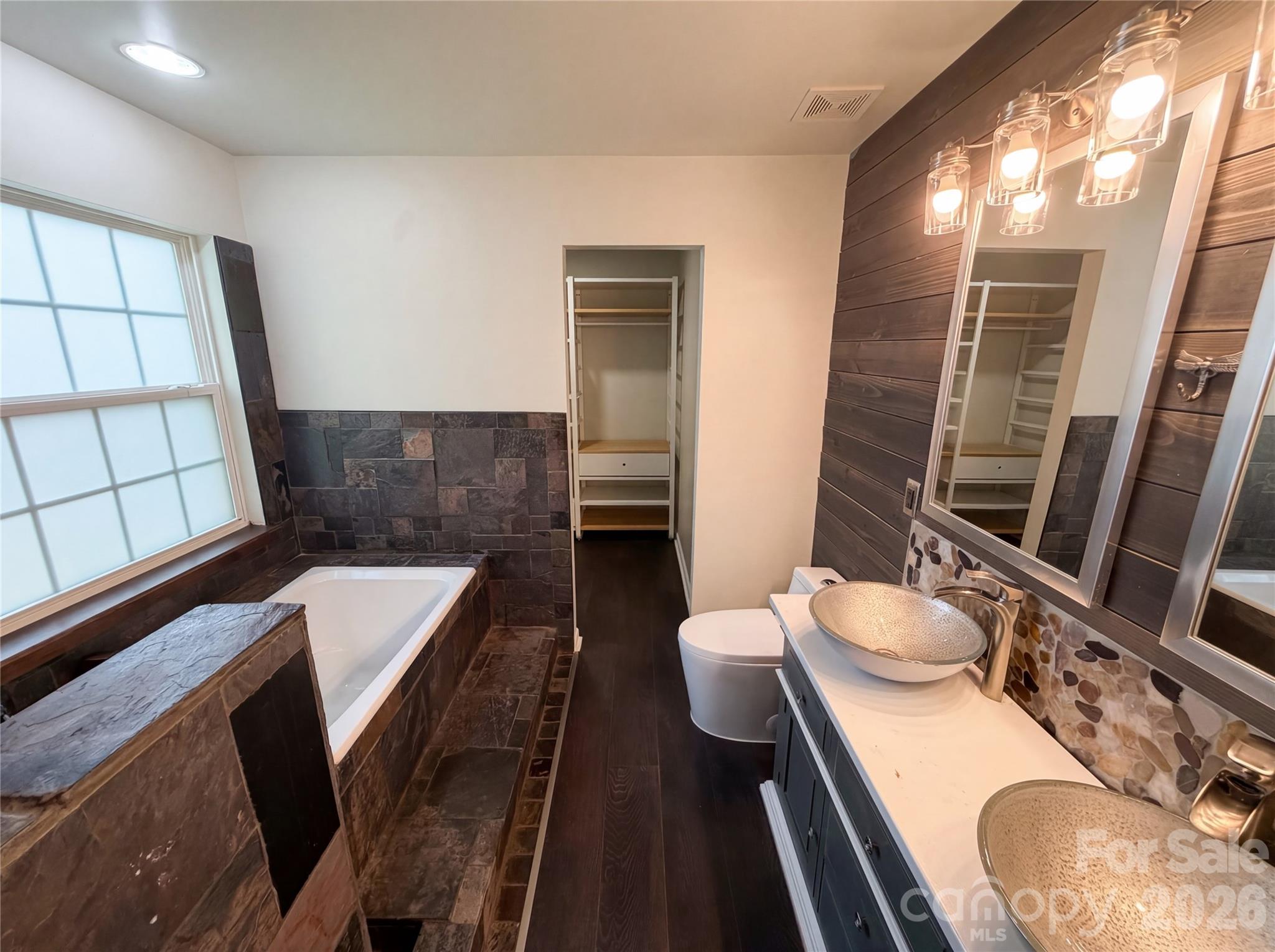 12014 Cheviott Hill Lane — Charlotte