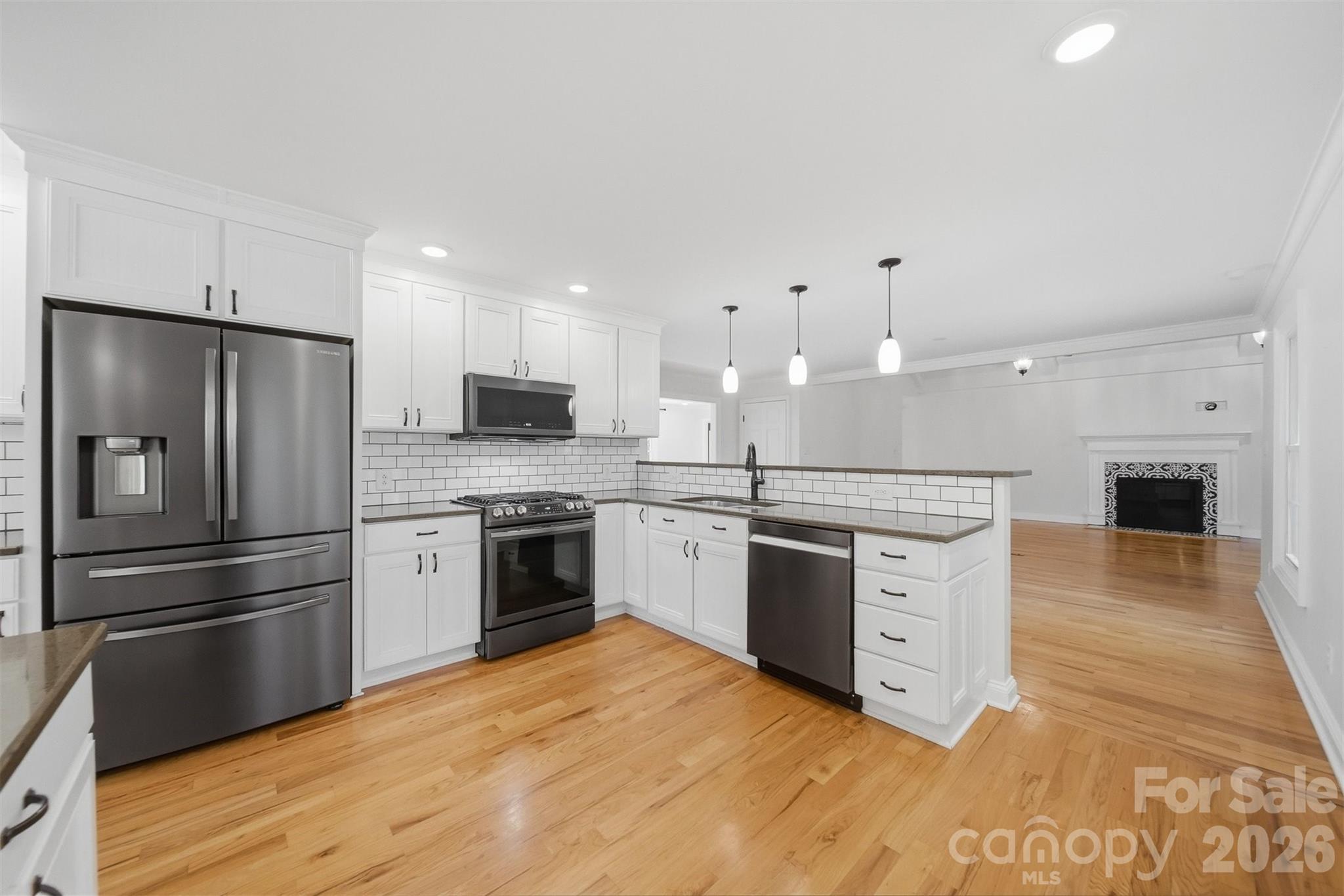 1512 Little Hill Road — Newton