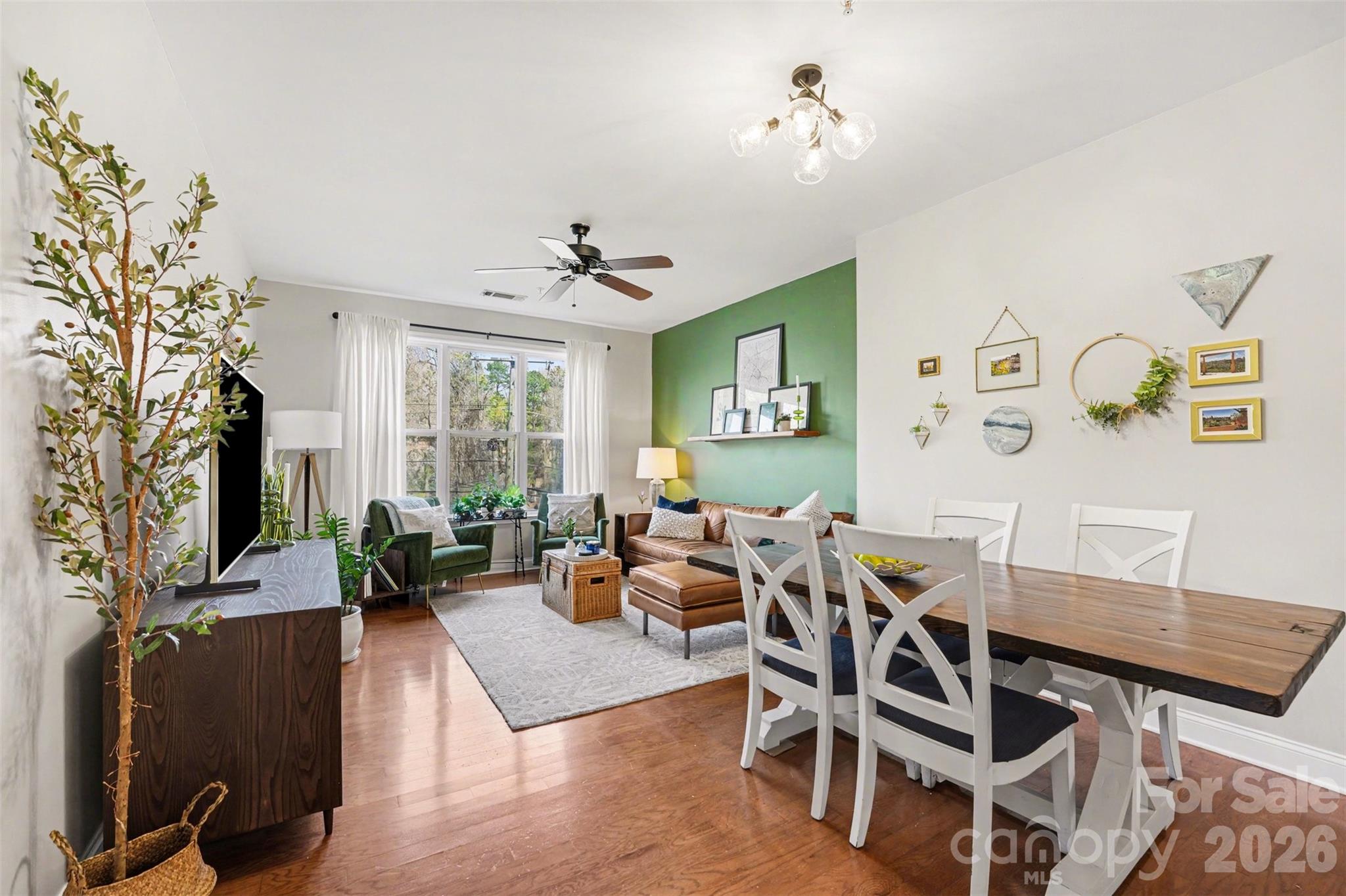 1000 E Woodlawn Road #111 — Charlotte