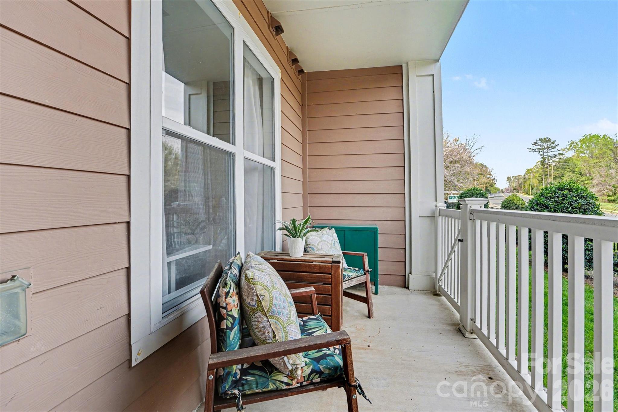 1000 E Woodlawn Road #111 — Charlotte