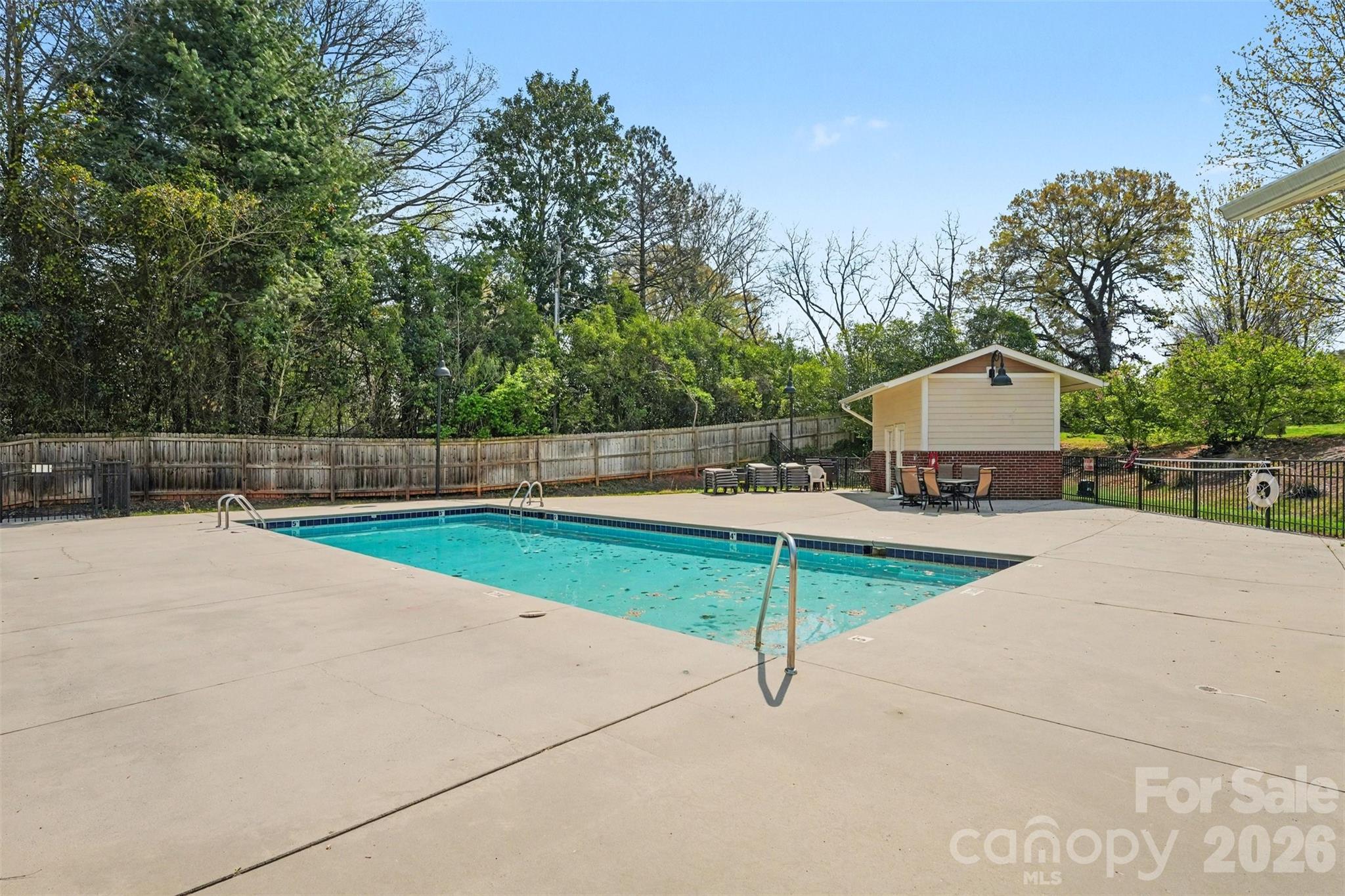 1000 E Woodlawn Road #111 — Charlotte